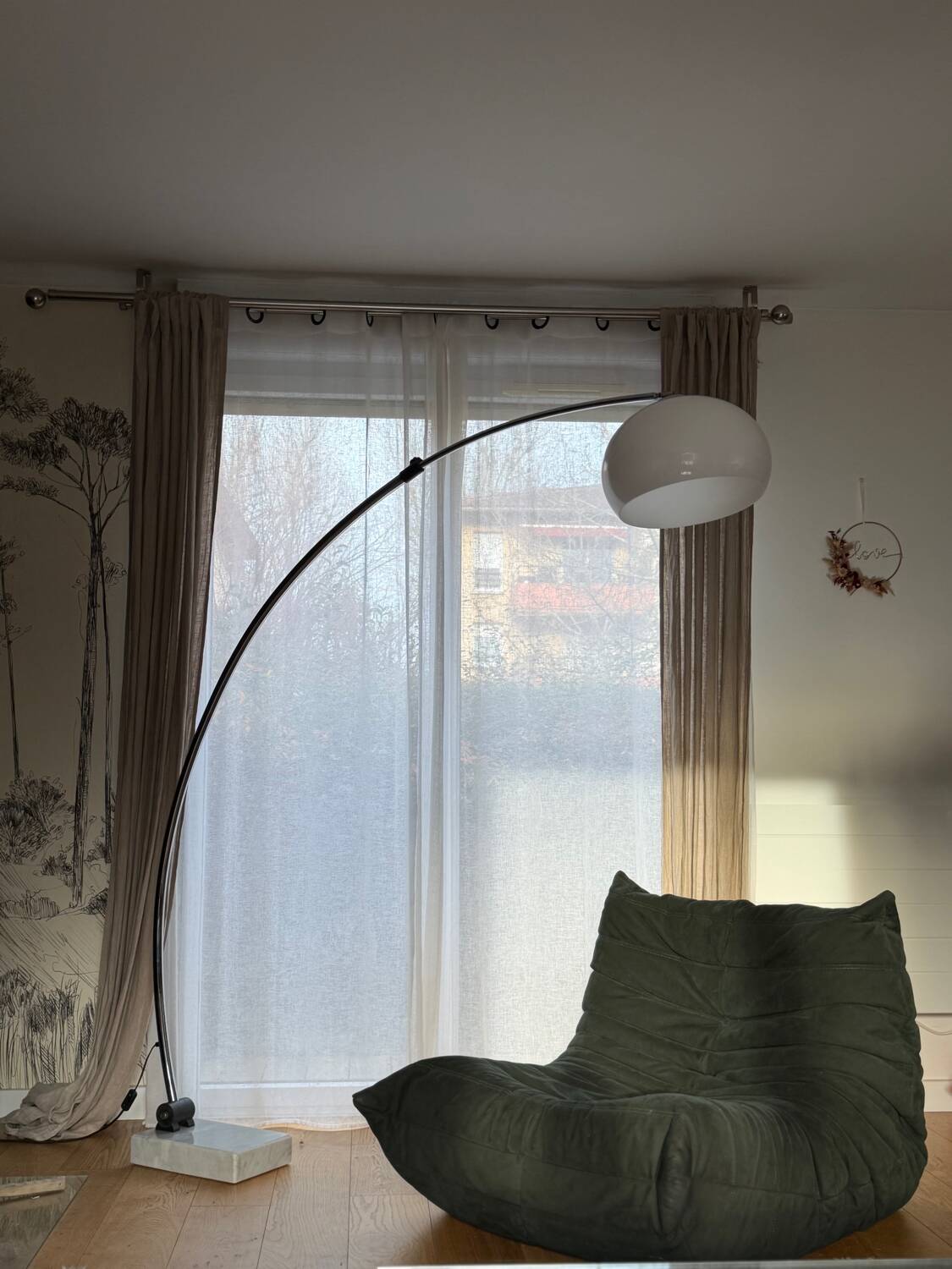 Lampadaire à arc – dans le goût du modèle Arco