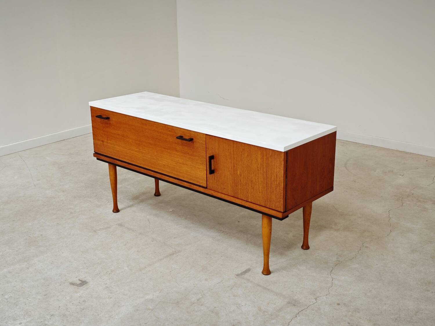 Ancienne meuble coiffeuse style scandinave 1960