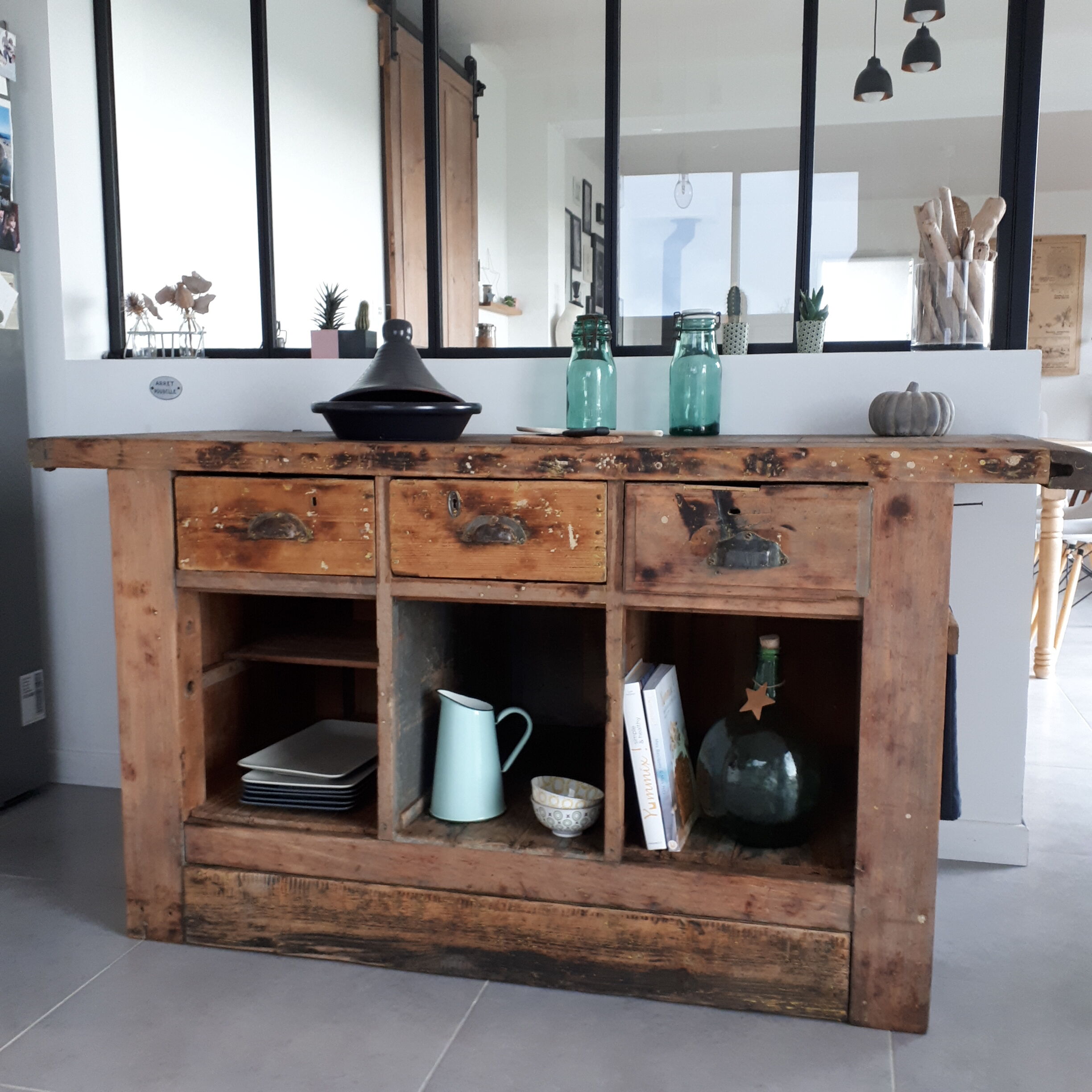 Furniture metier Marechal ironing