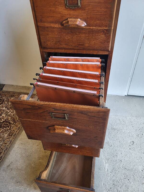 meuble classeur a dossiers en chene 1940