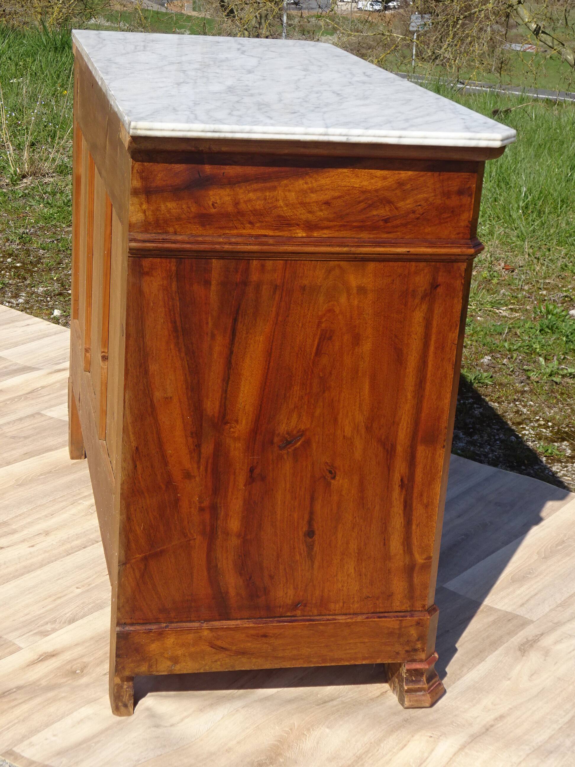 Ancienne commode Louis Philippe en noyer marbre blanc