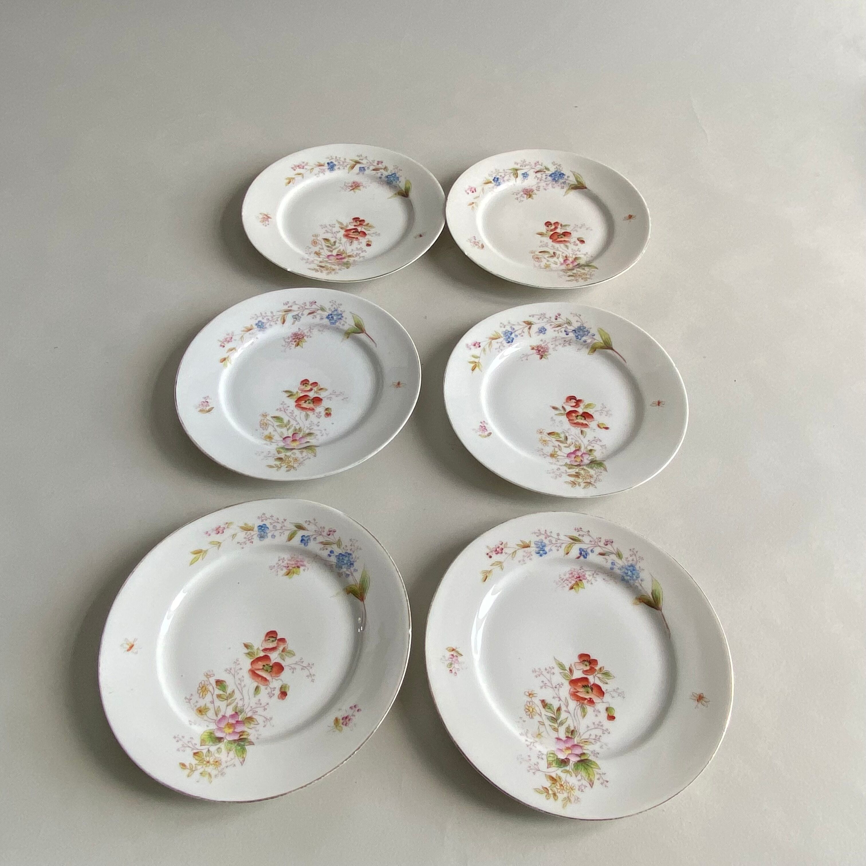 Set of 6 dessert plates in antique porcelain with hand-painted flowers