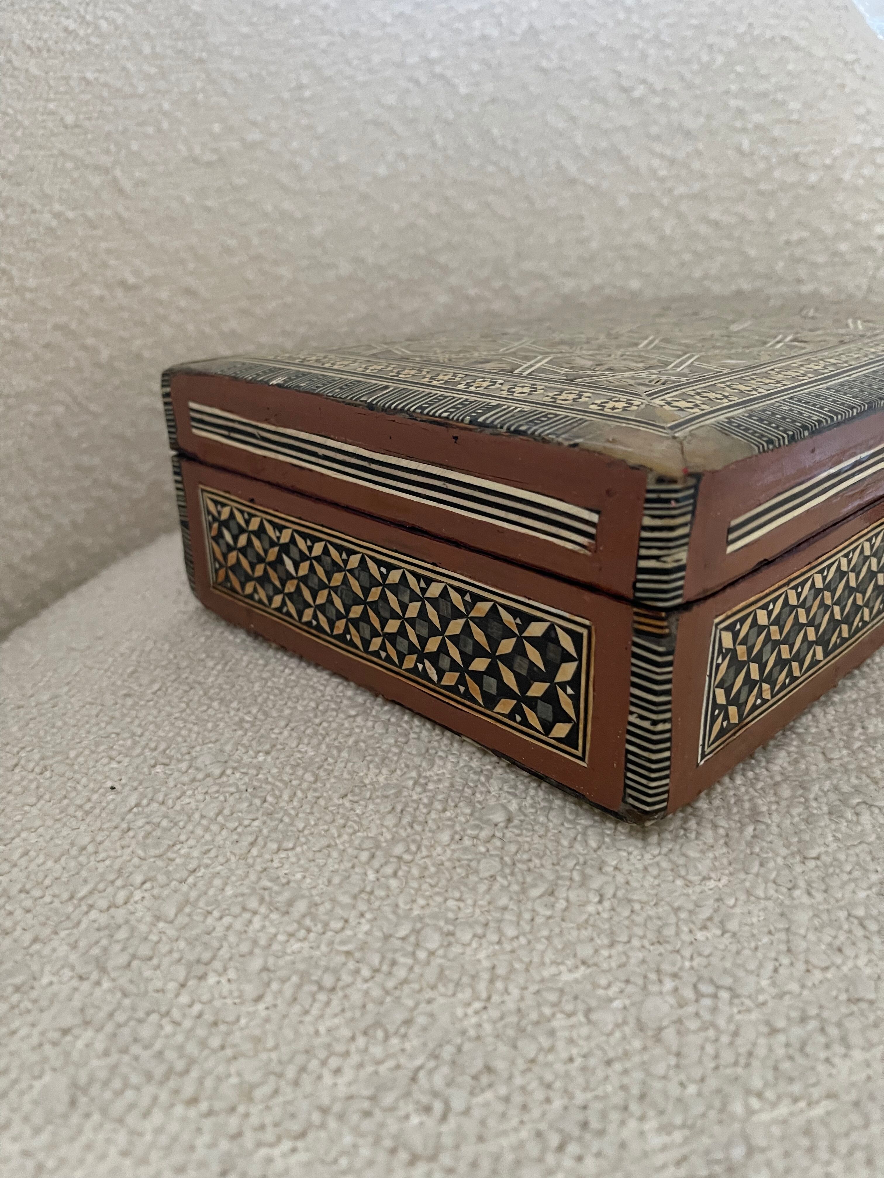 Boîte à bijoux bois et nacre