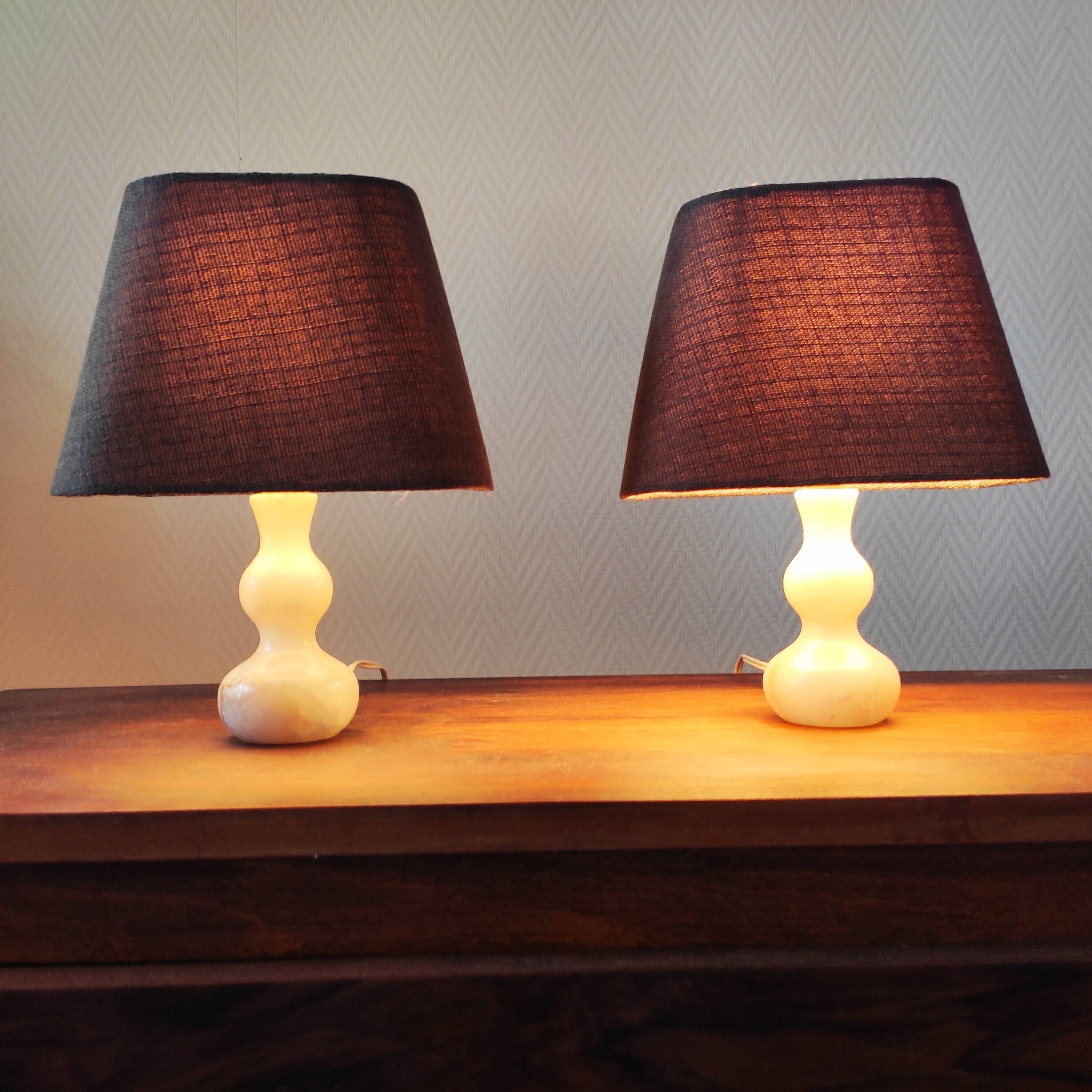 Paire de lampes vintage 1950 en albâtre