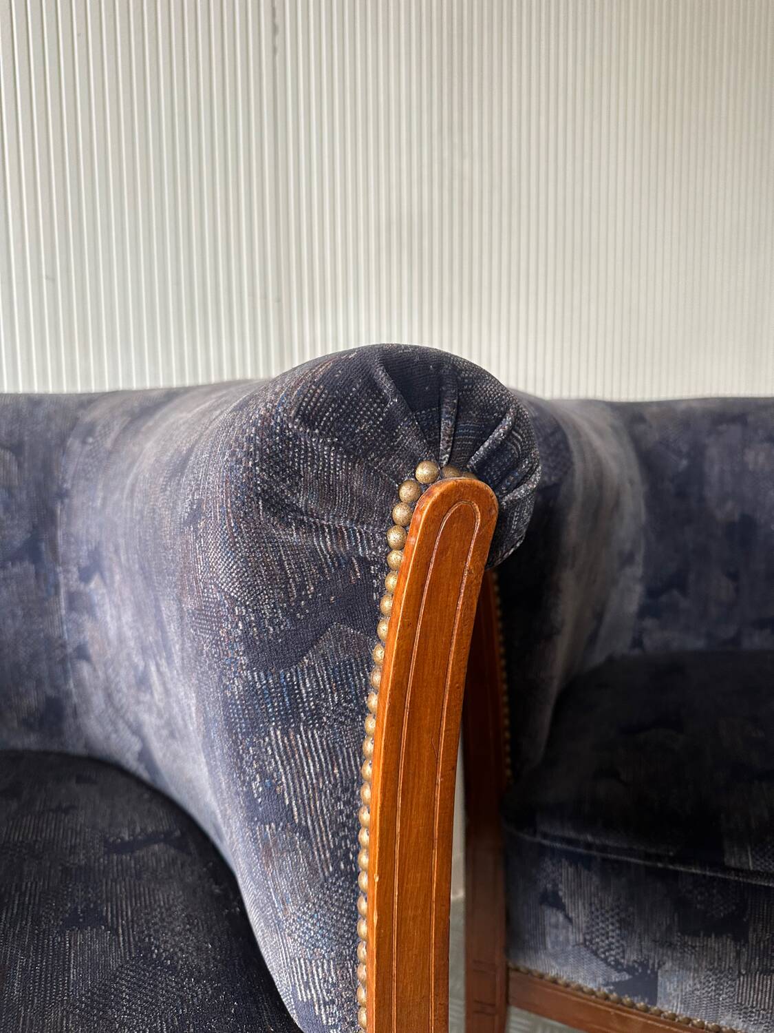 Pair of vintage barrel chairs in blue-grey velvet - 1950s/60s