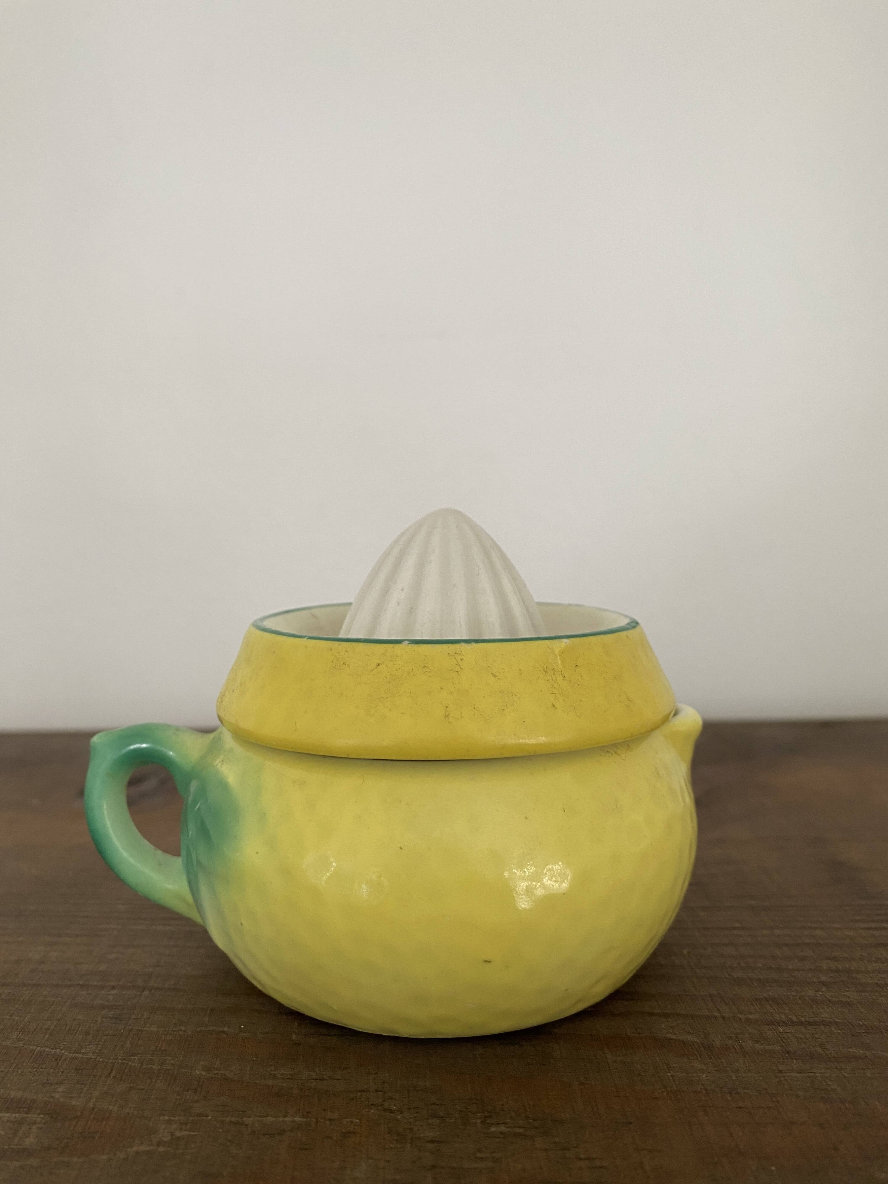 Citrus press, lemon squeezer lemon shape vintage 20s