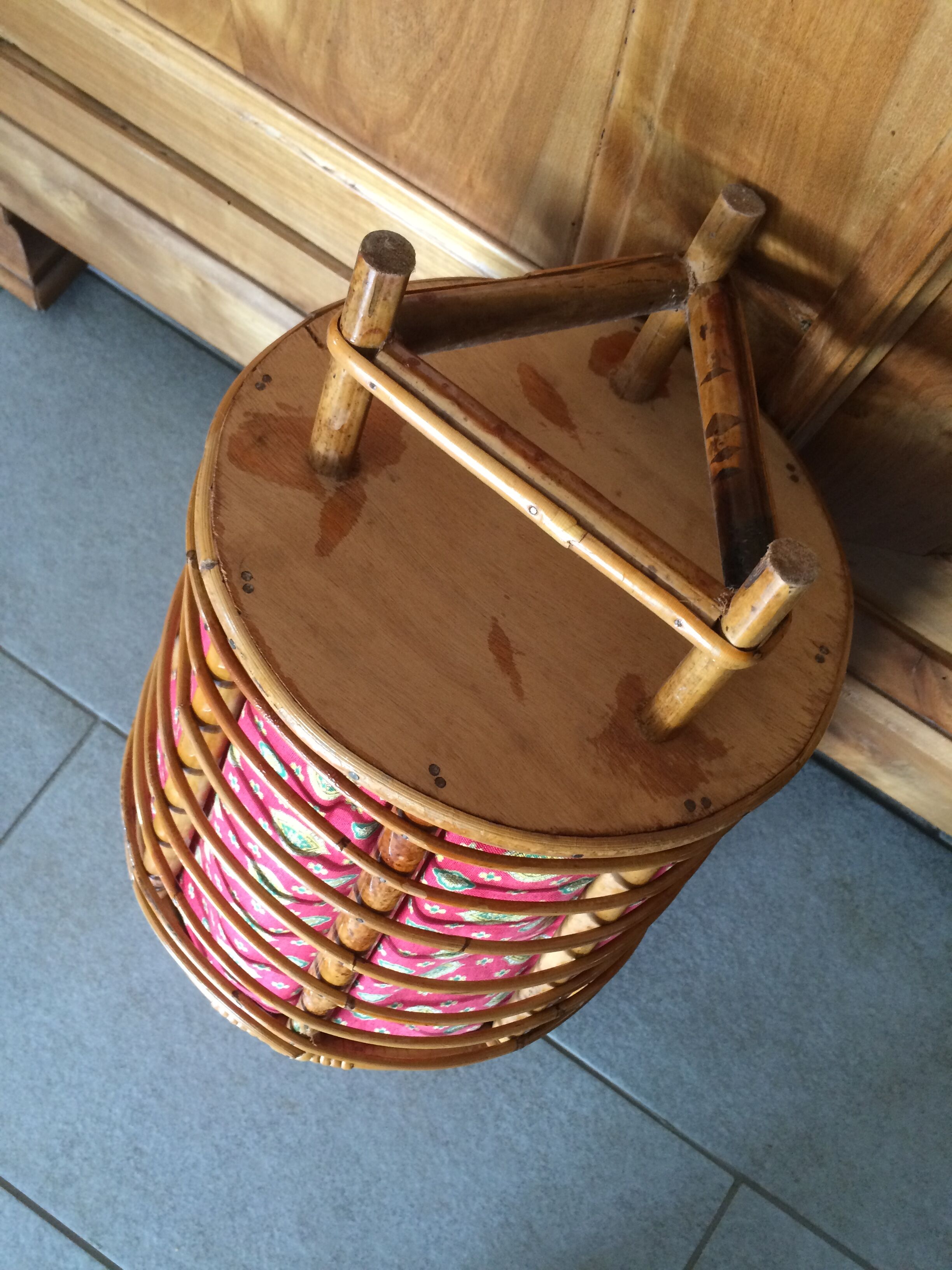 Rattan-work basket with vintage fabric