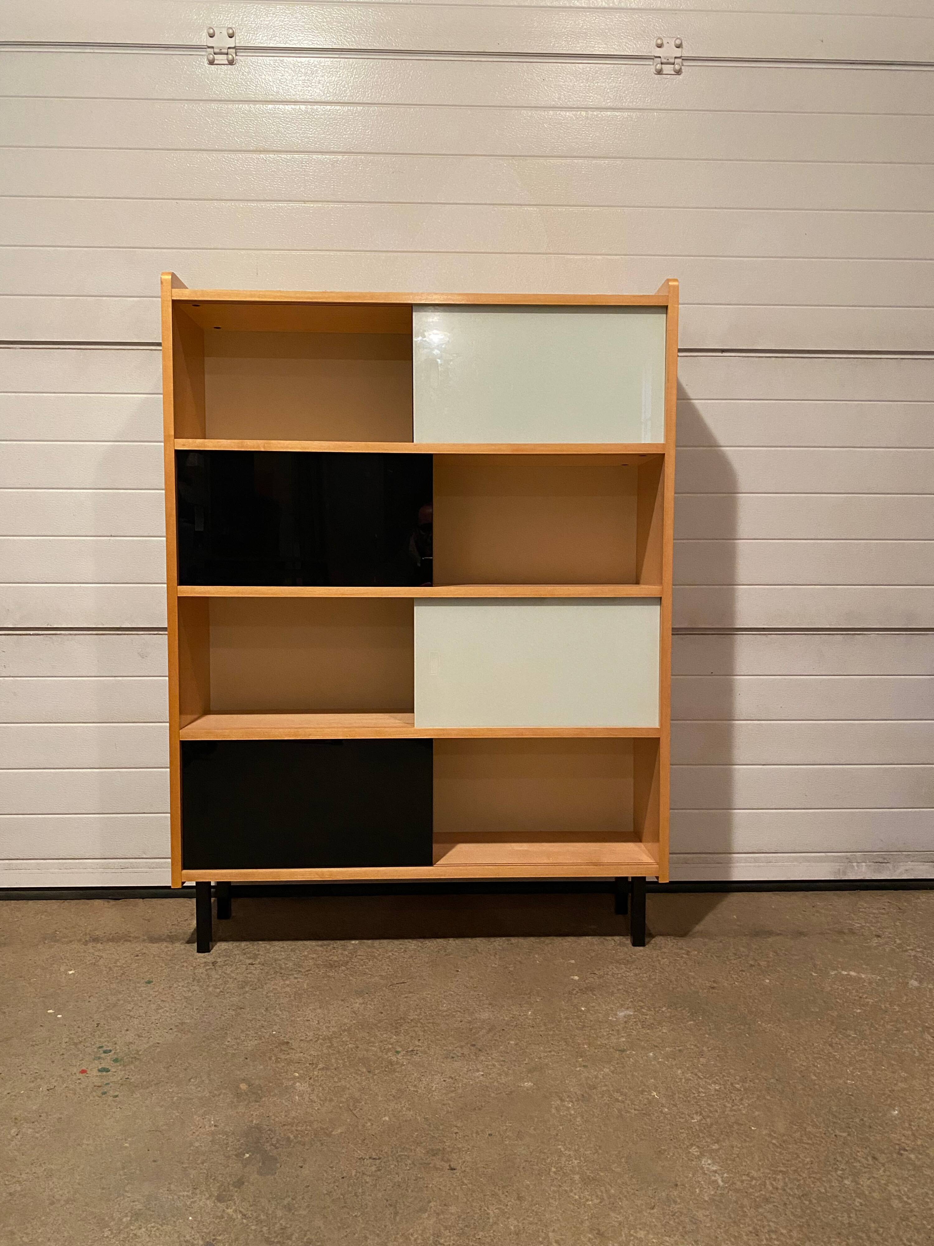 Vintage bookcase/display cabinet