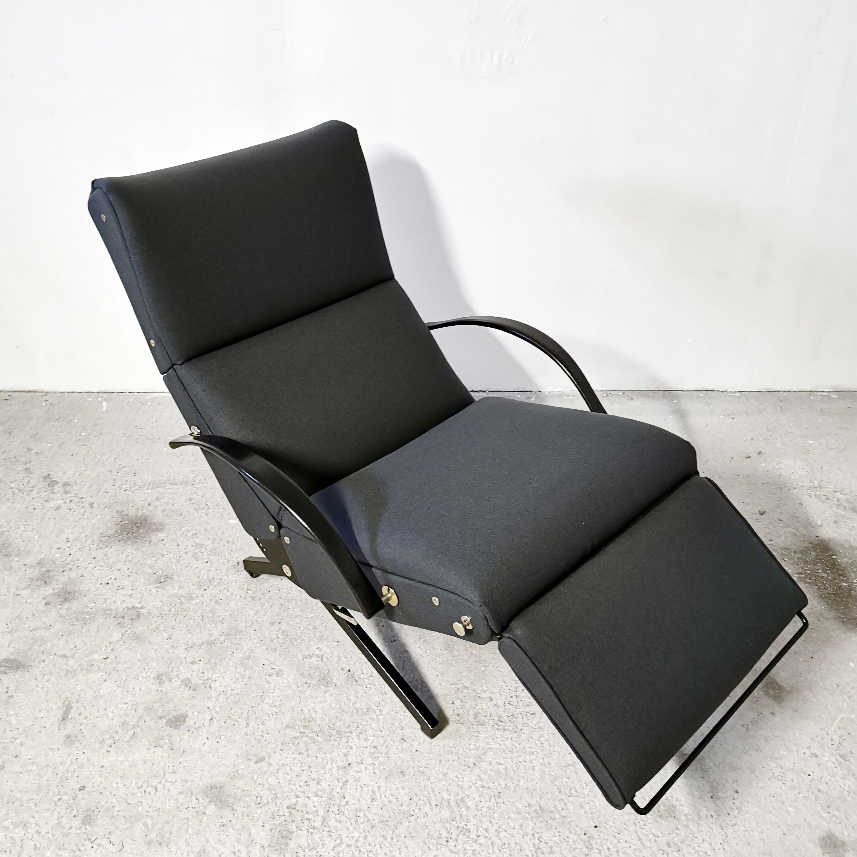 Osvaldo Borsani P40 armchair for Tecno SPA, 1970