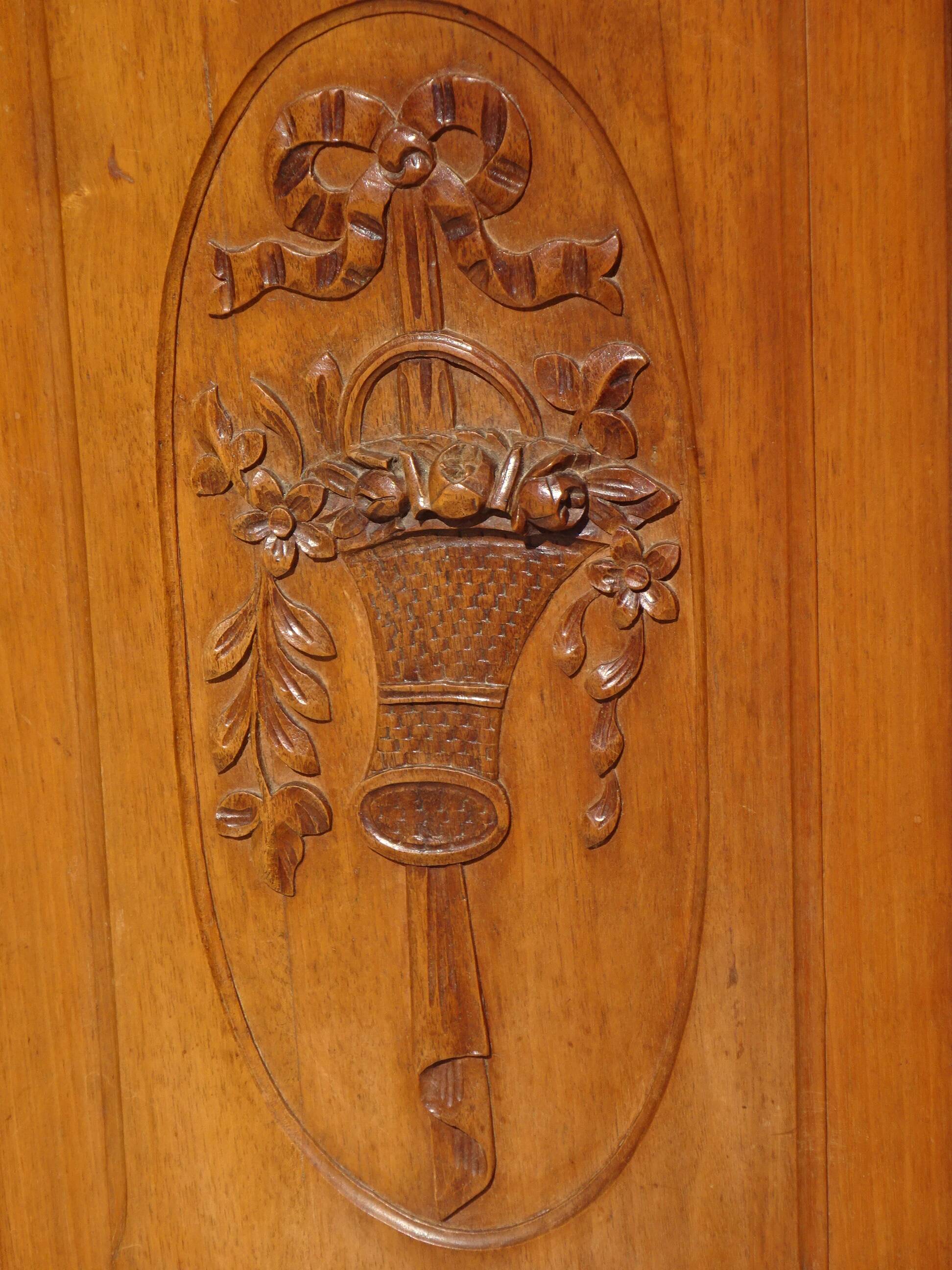 Art Deco buffet in walnut and marble