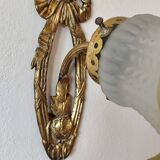 Ancienne applique murale en laiton doré  et tulipe en verre