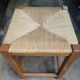 Tabouret en bois et paille