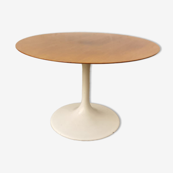 Table ronde pied tulipe