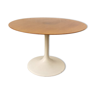 Round table tulip foot
