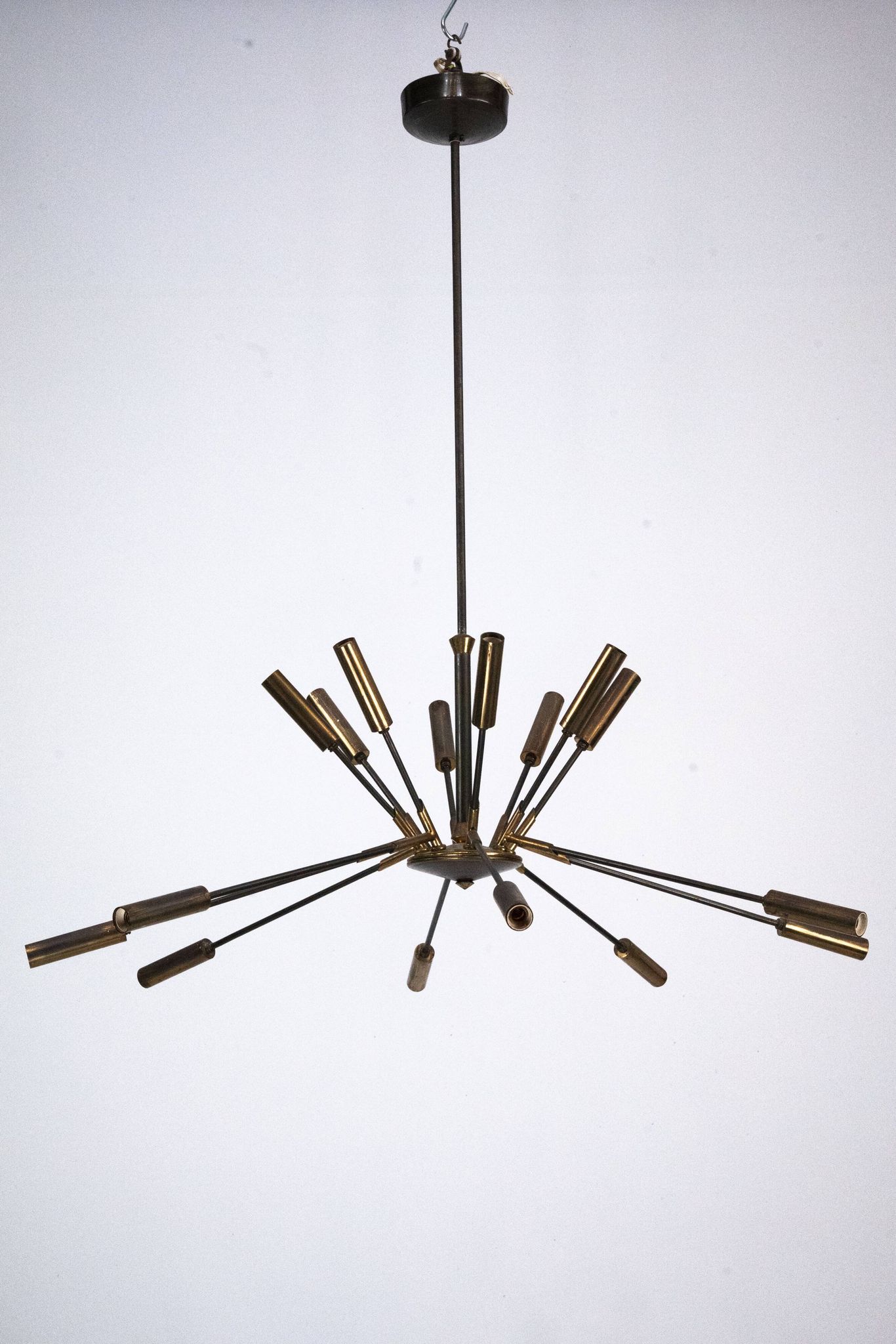Rare Stilnovo 16-Arm Brass Sputnik Chandelier – 92 cm Diameter – Italy, 195