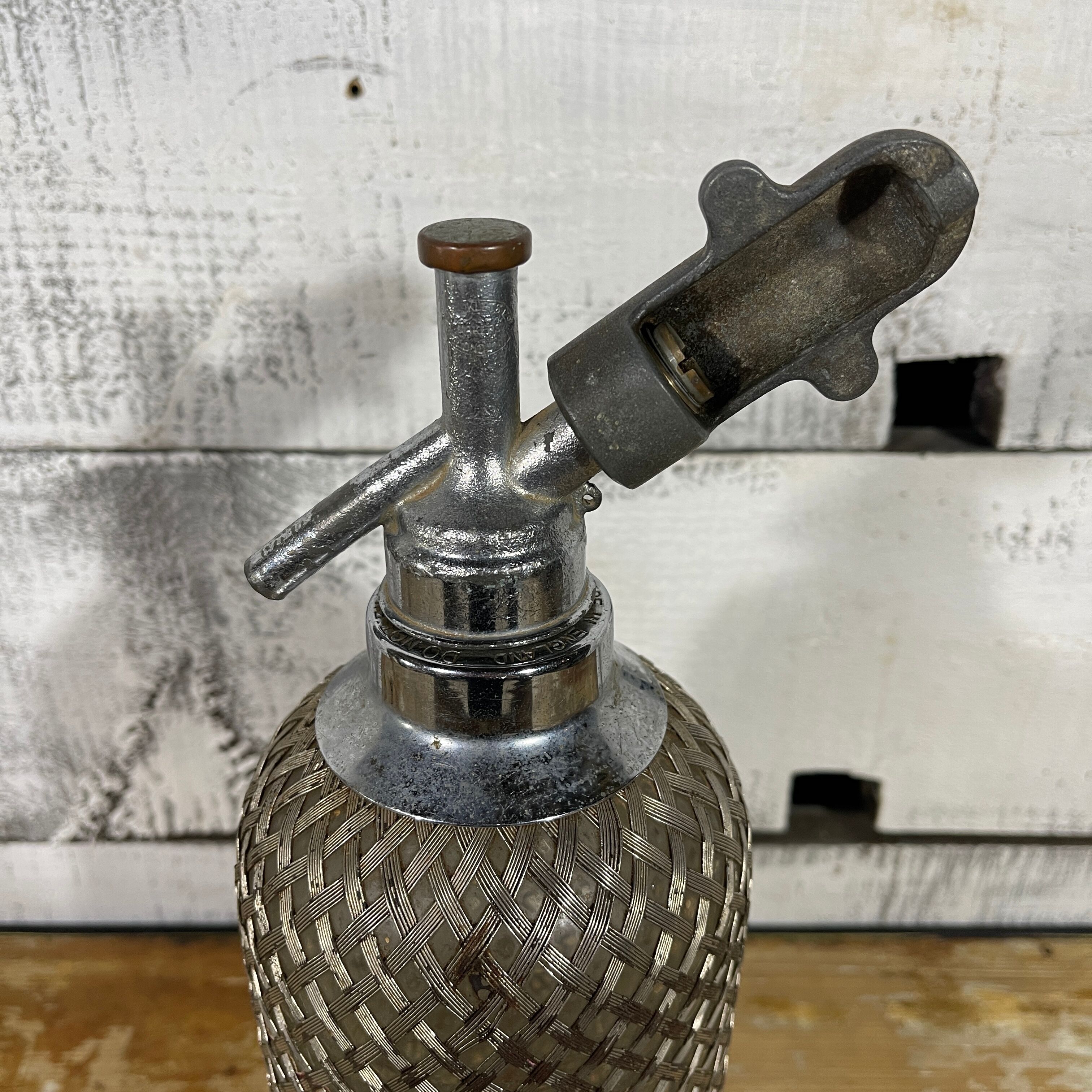 Vintage Sparklet Magnum brand siphon