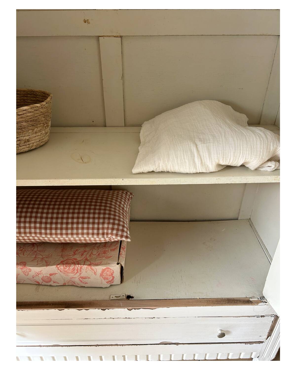 Armoire parisienne