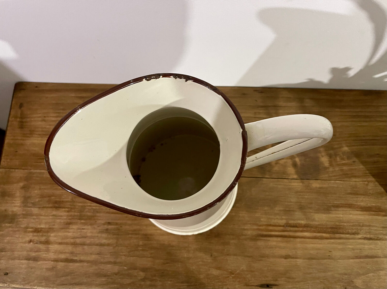 Enamelled sheet metal pitcher