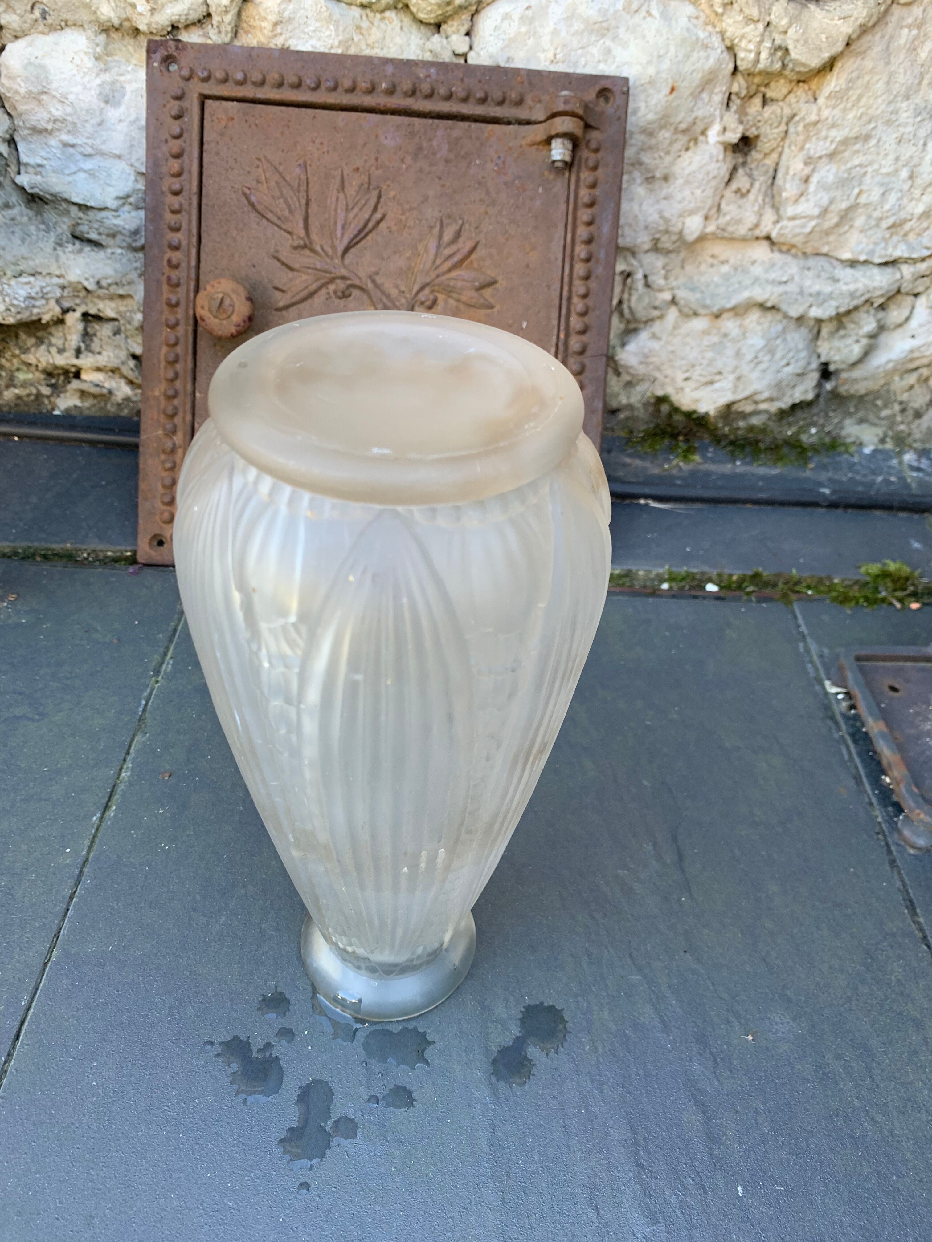 Hyacinth vase in frosted glass art deco foliage pattern