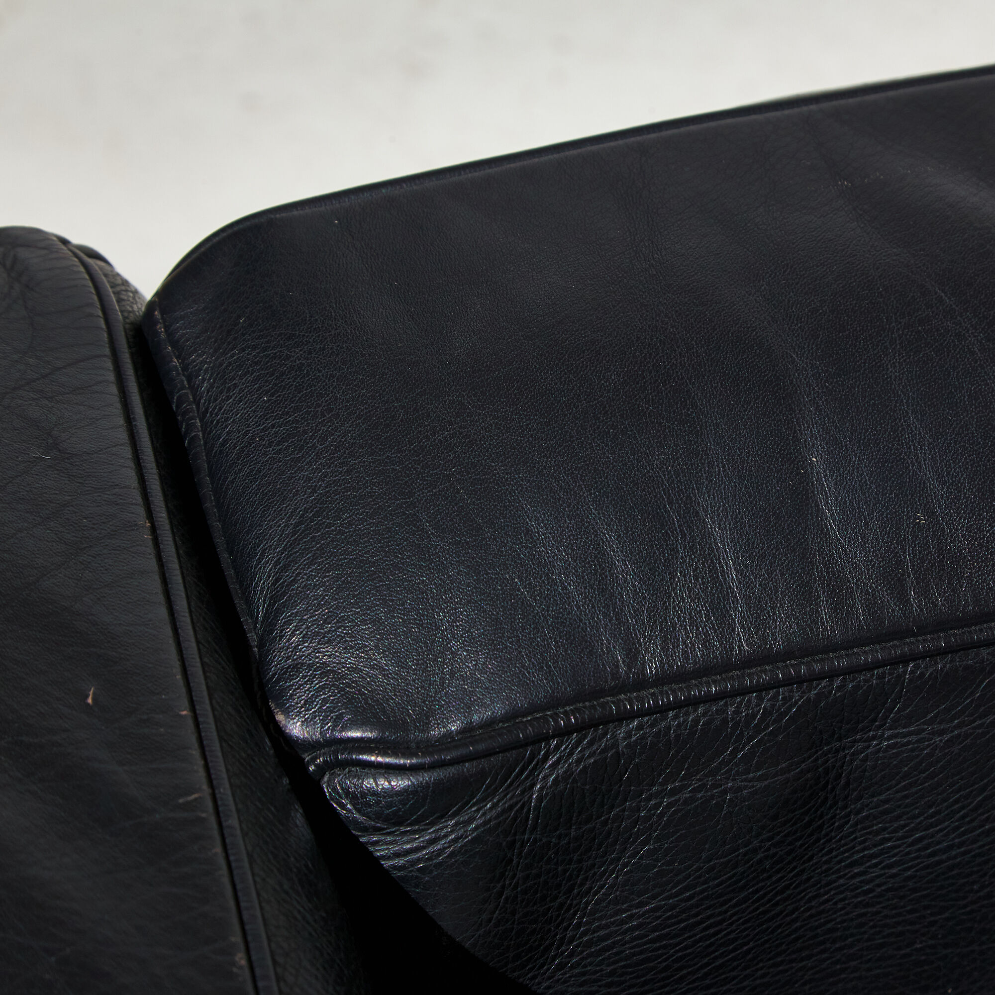 Fauteuil en cuir LC3 de Le Corbusier pour Cassina