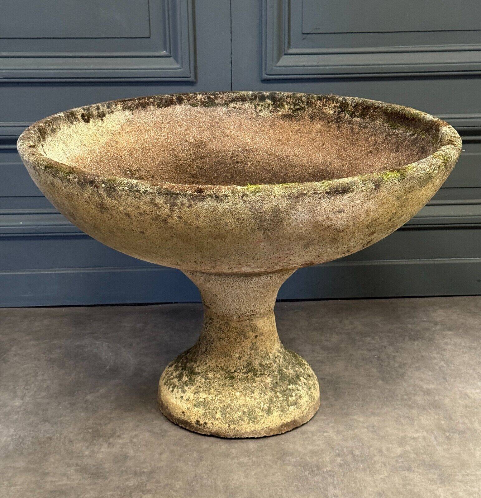 Diabolo cement planter by Willy Guhl 20th century