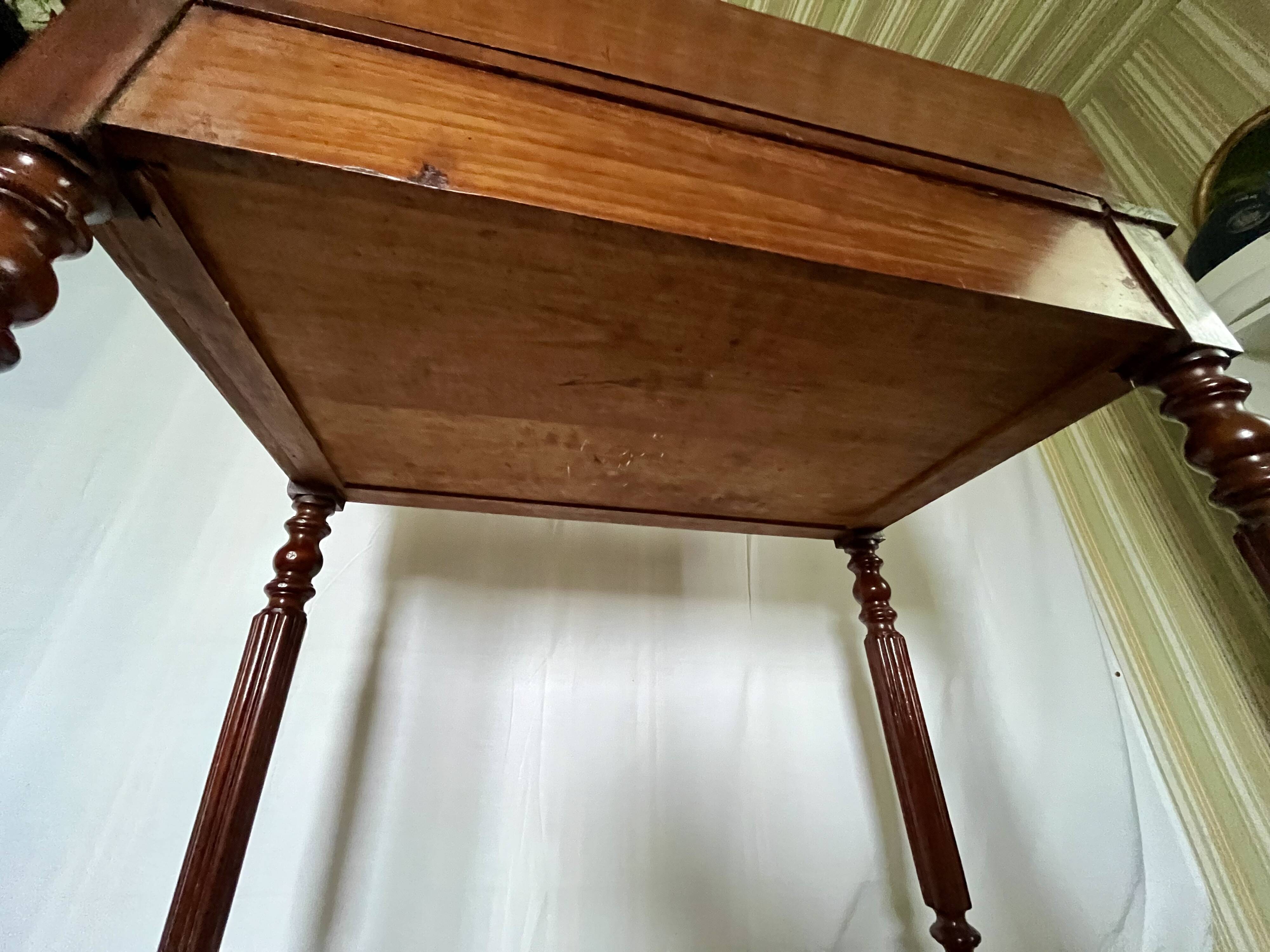 Bureau a gradins style louis philippe, acajou