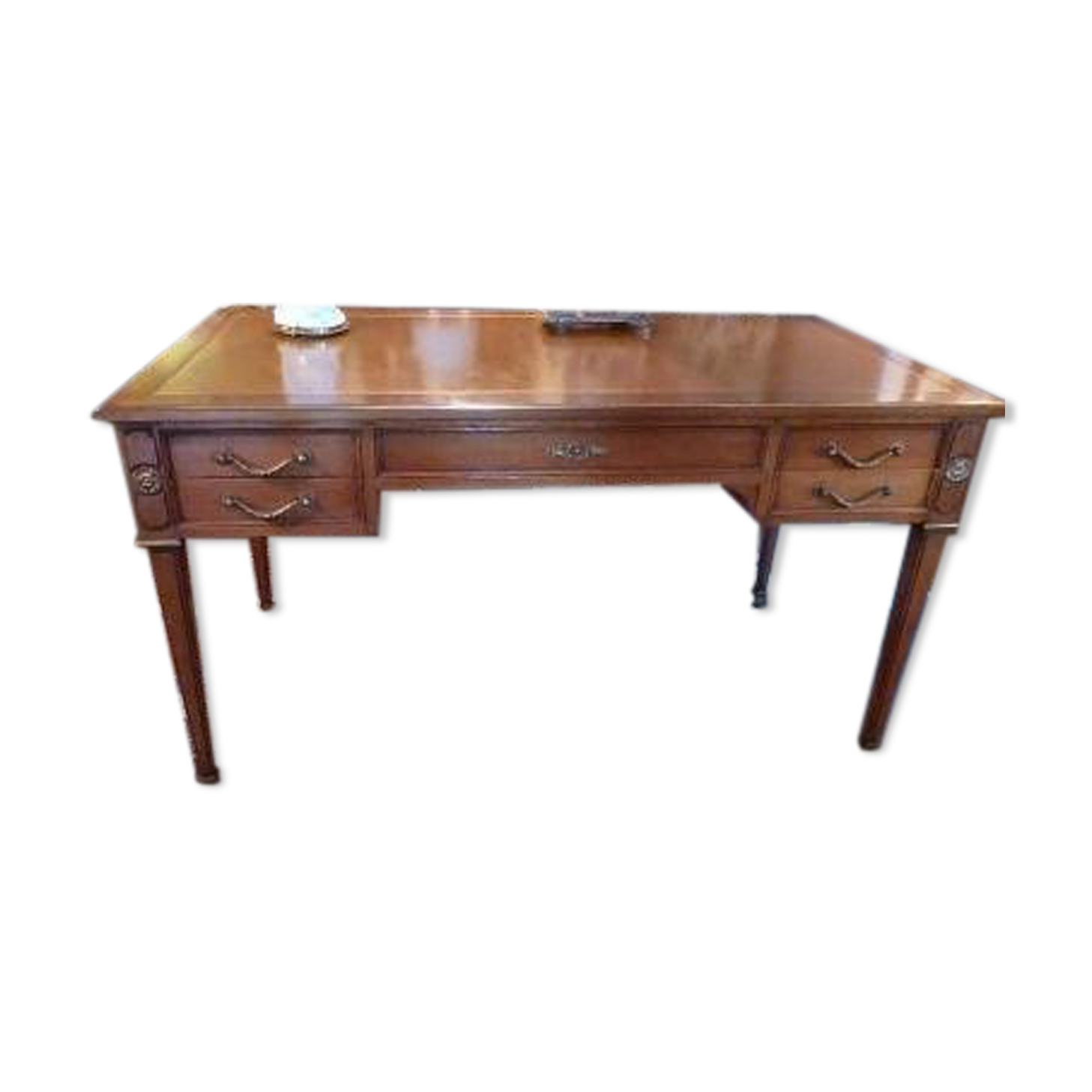 Double-sided flat desk