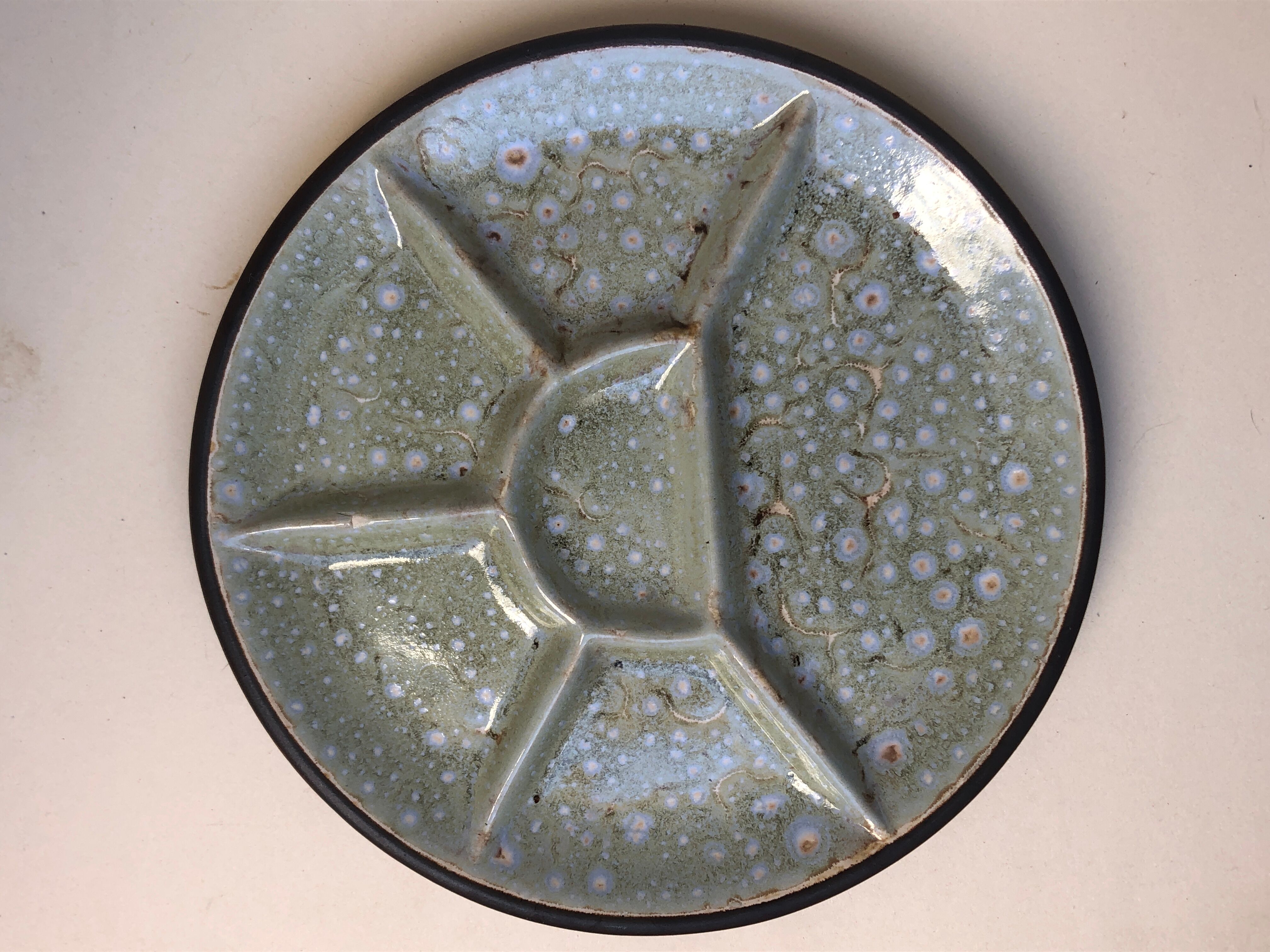 Set of 6 ceramic plates compartmentalized
