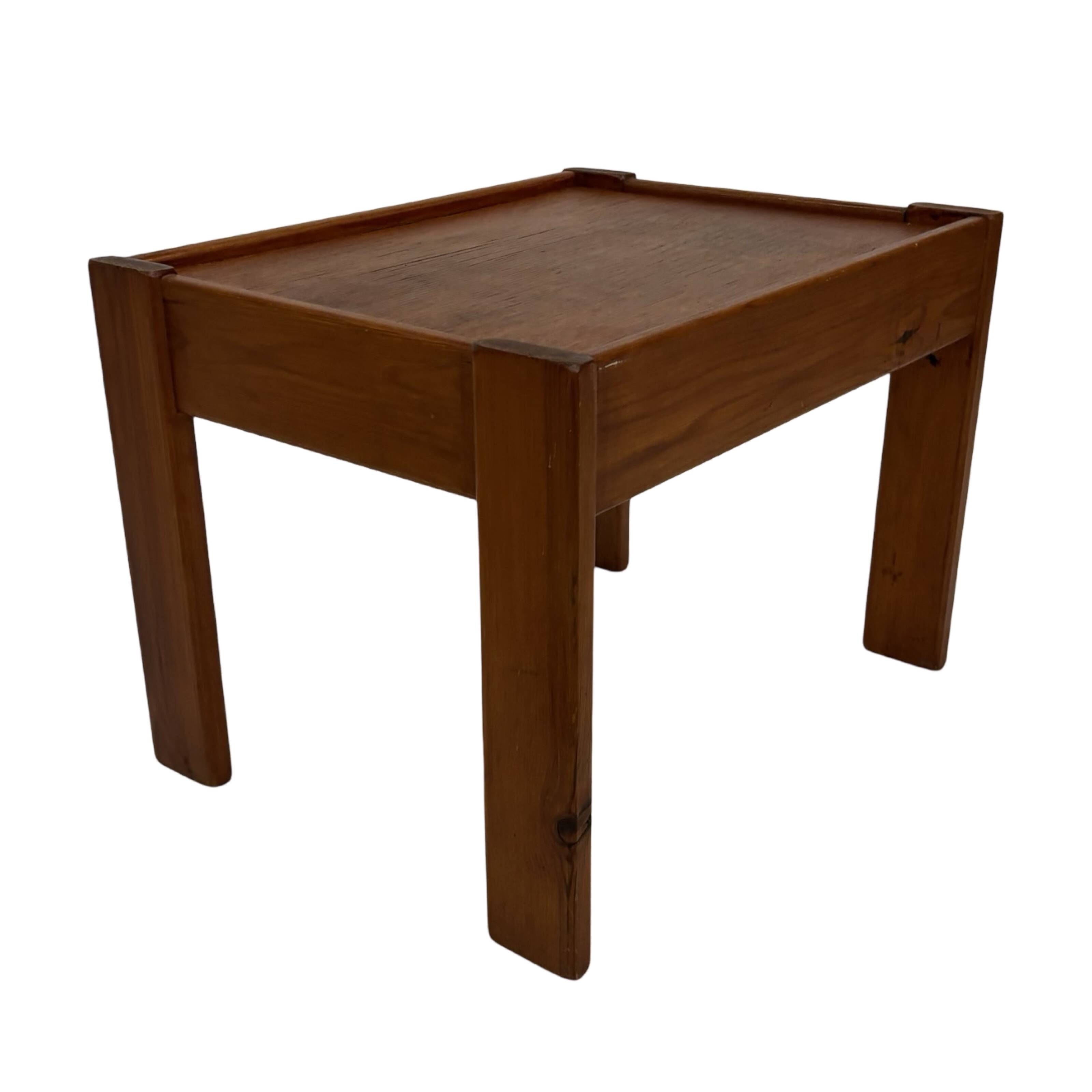 Vintage set of 3 side tables nesting pine wood 60s