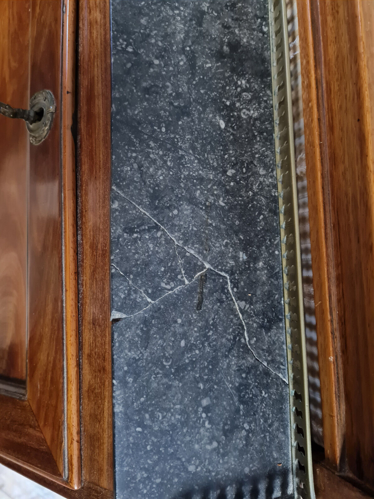 Louis XVI era sweet banknote with removable mahogany upper part circa 1780