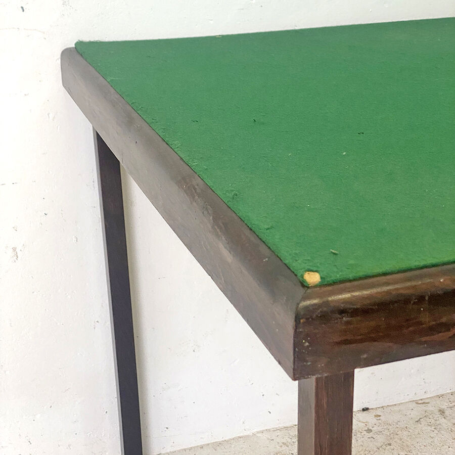 Folding bridge table