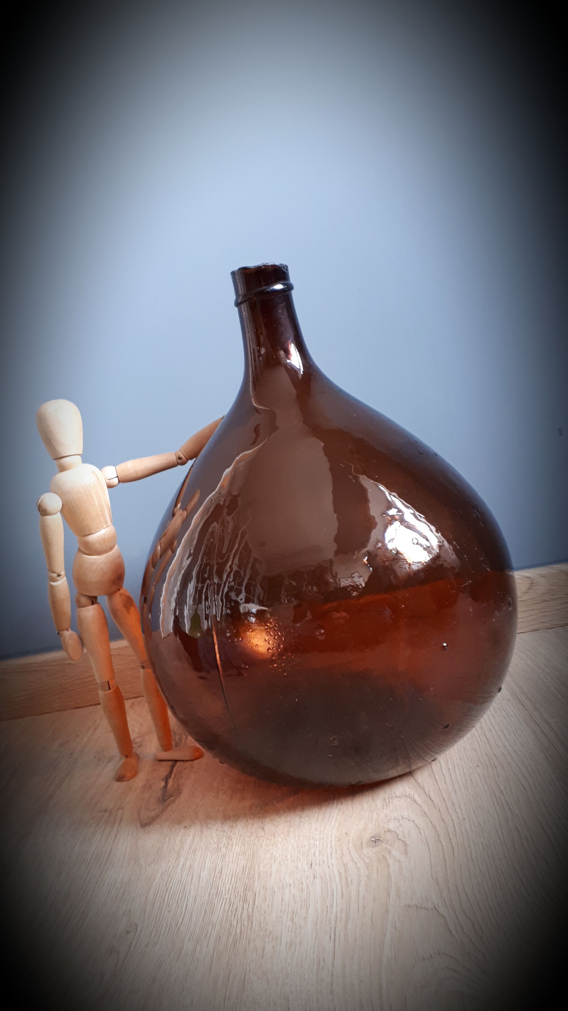 Demijohn 10L round dark brown blown glass