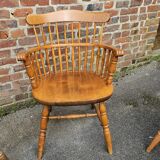 Set of 4 Windsor type chairs designed by Ethan Allen
