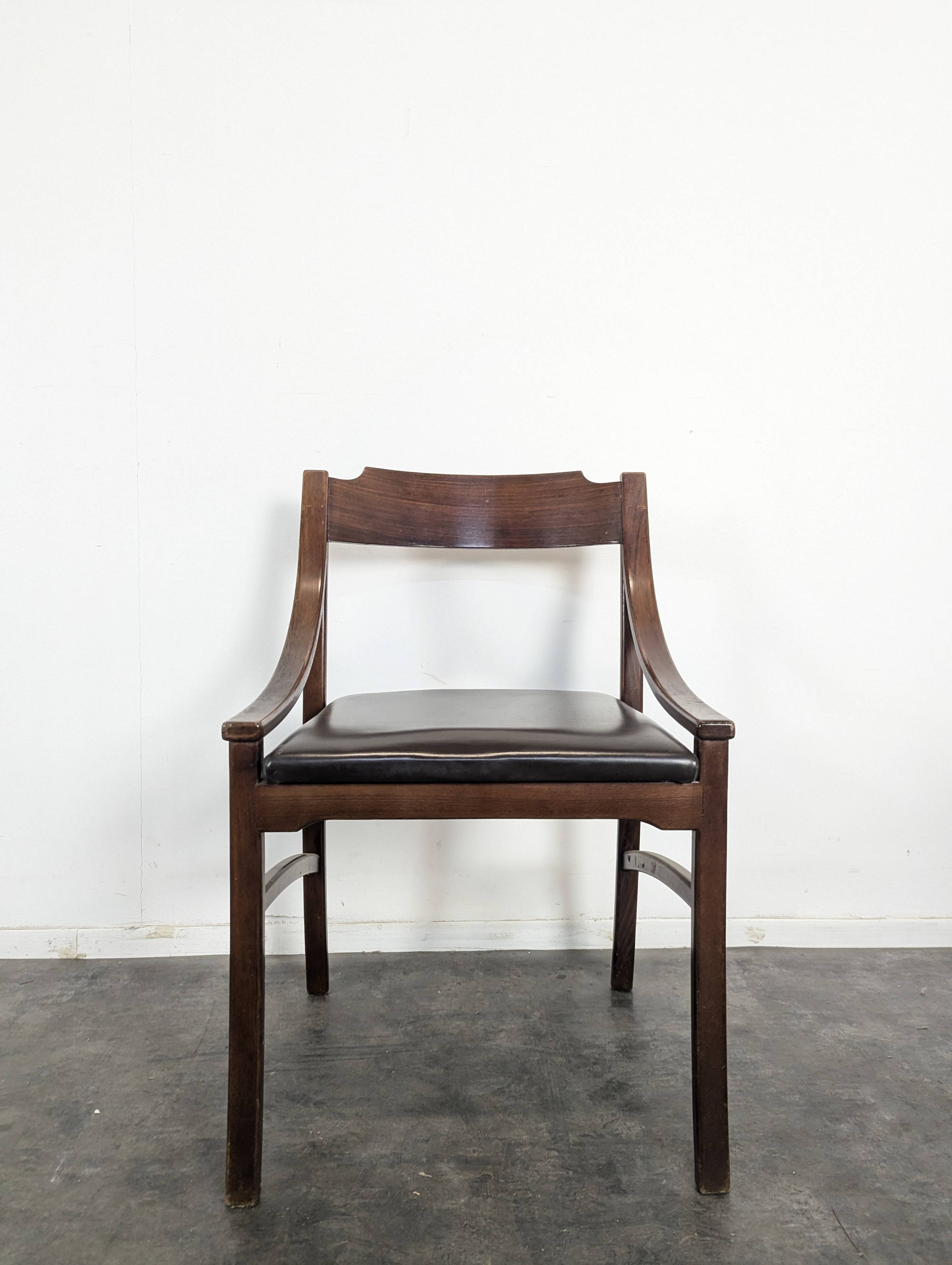 Set of 4 chairs model 110 by Ico Parisi
