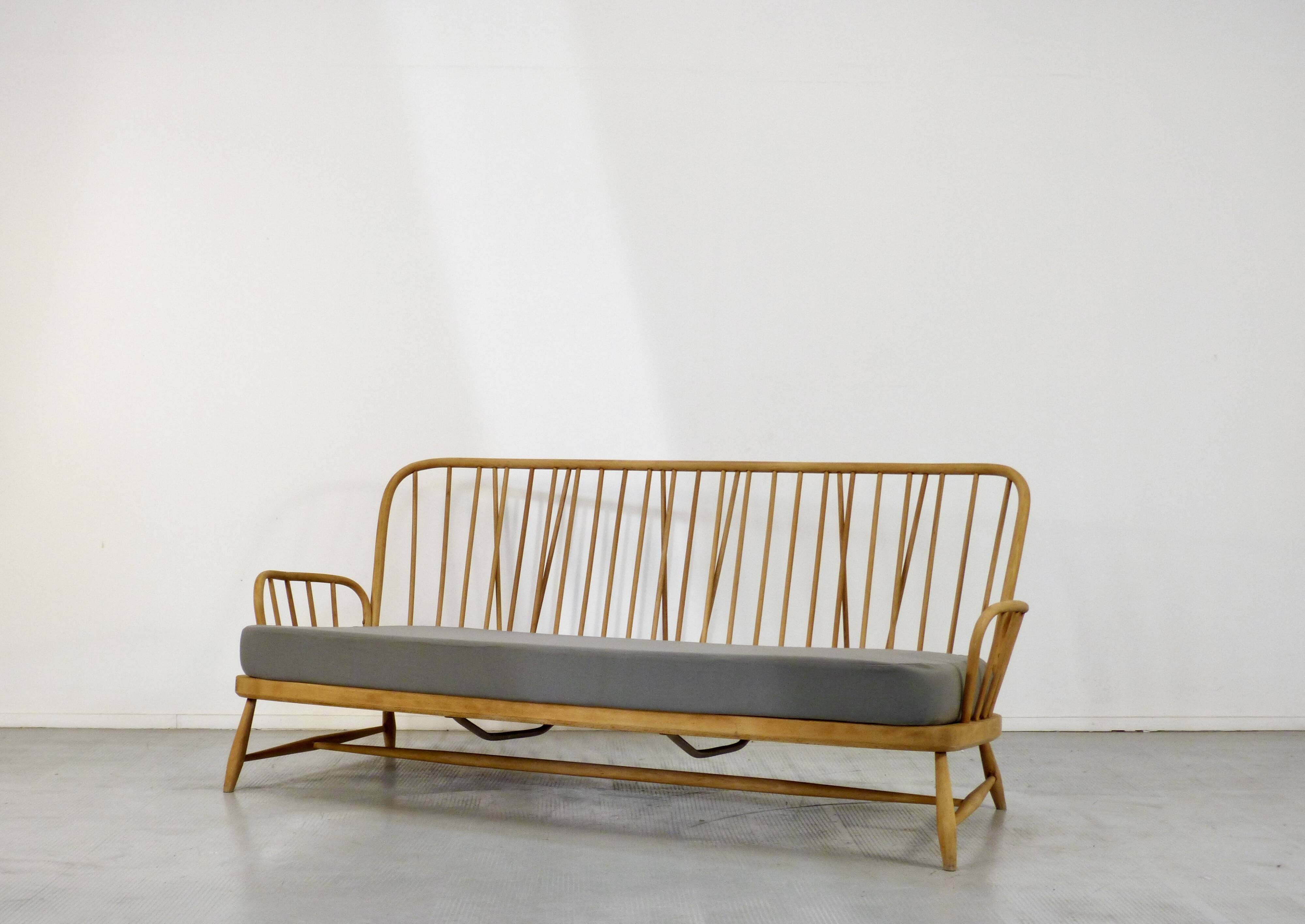 Mid-Century Modern Windsor Three-Seater Sofa by Lucian Ercolani for Ercol