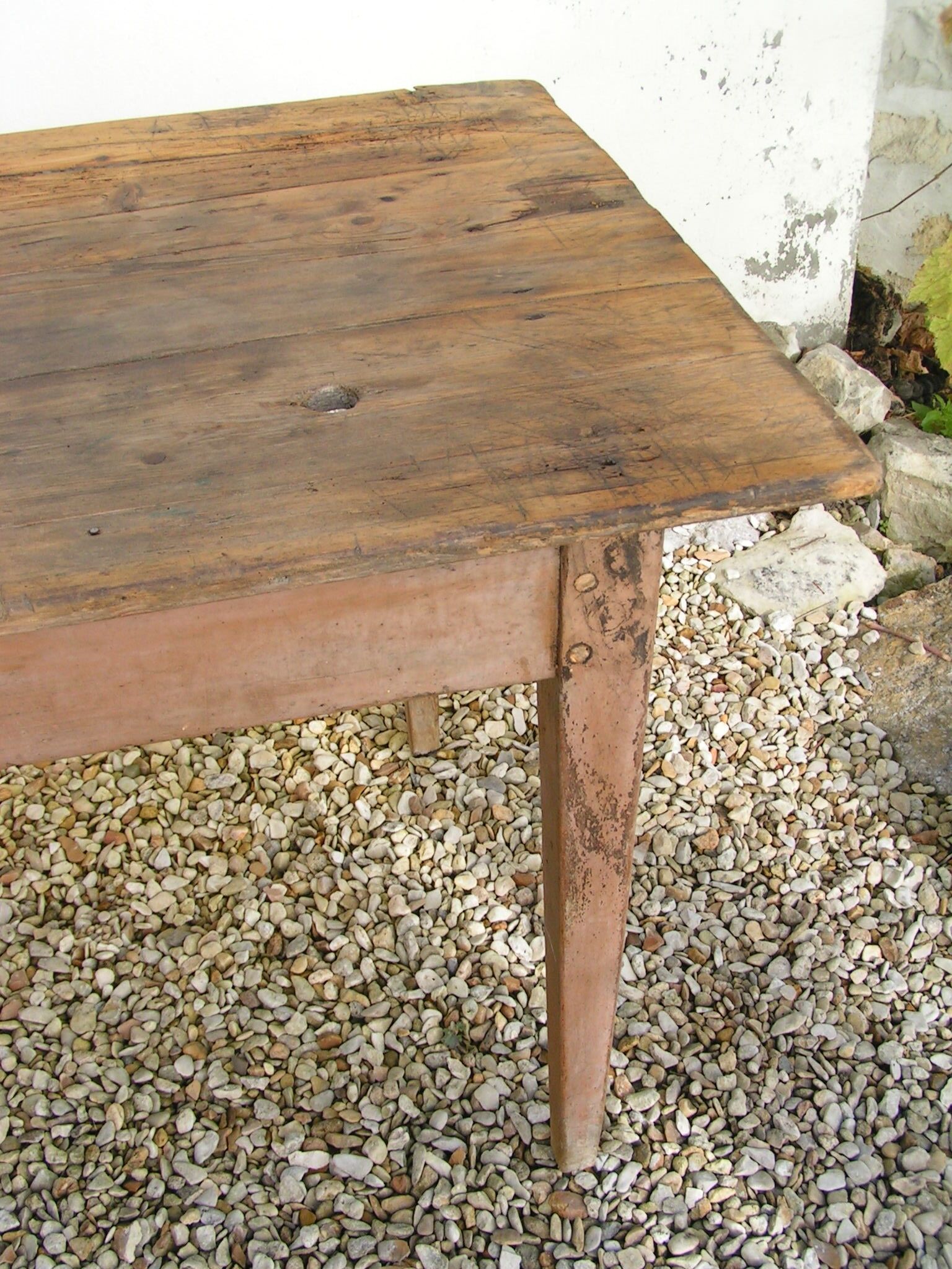 Farm table