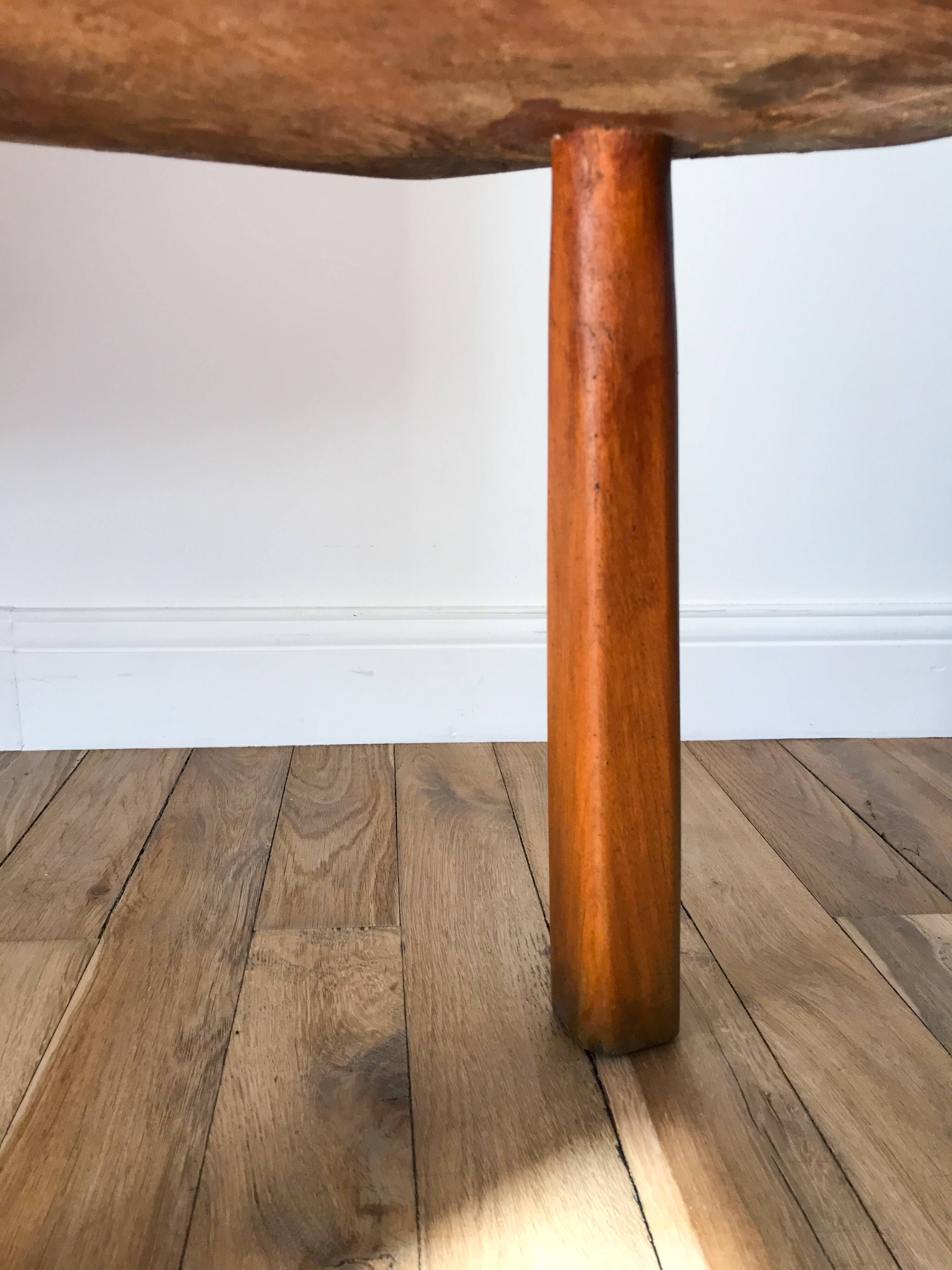 tabouret en bois style brutaliste années 30-40