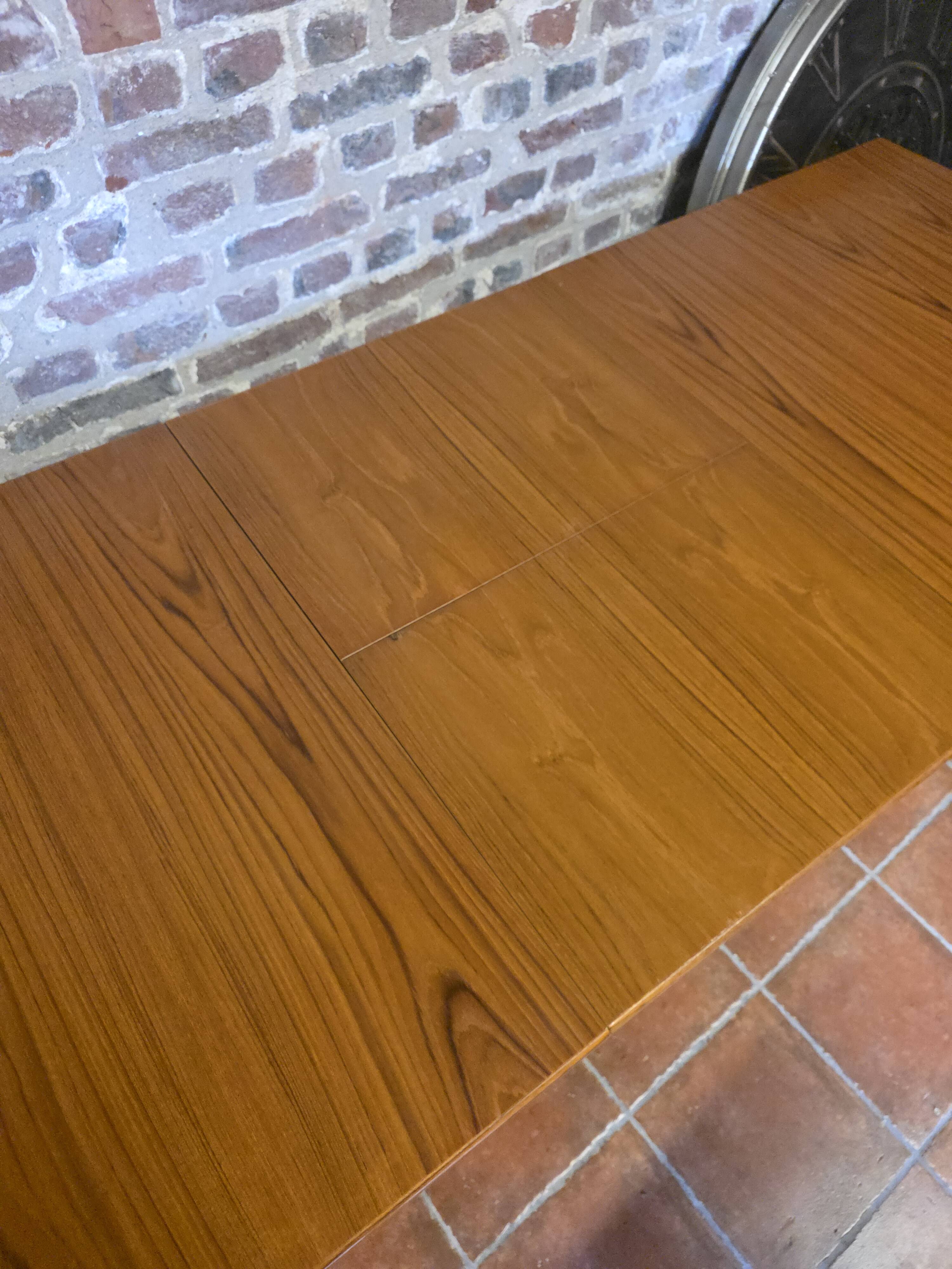 Table scandinave extensible en teck des années 60