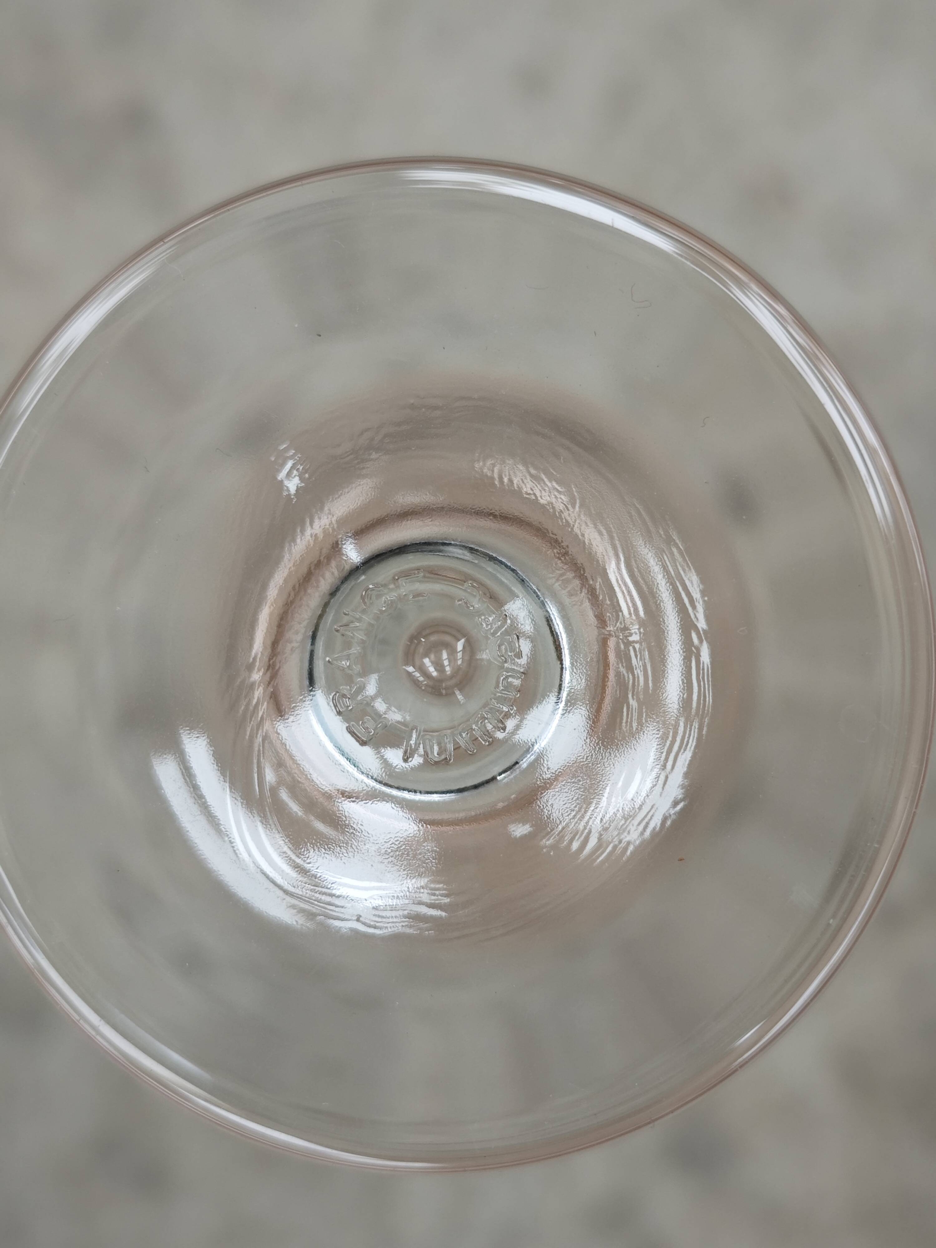 Set of 4 antique pink stemmed glasses Luminarc