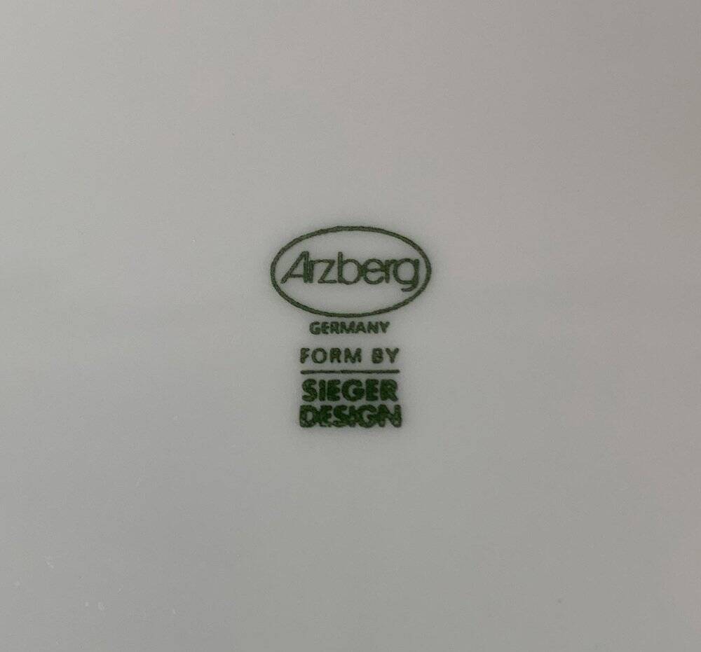 Postmodern German series of flying objects, soup plates by David Palterer and Sieger Design for Arzberg, 1990s, set of 7.