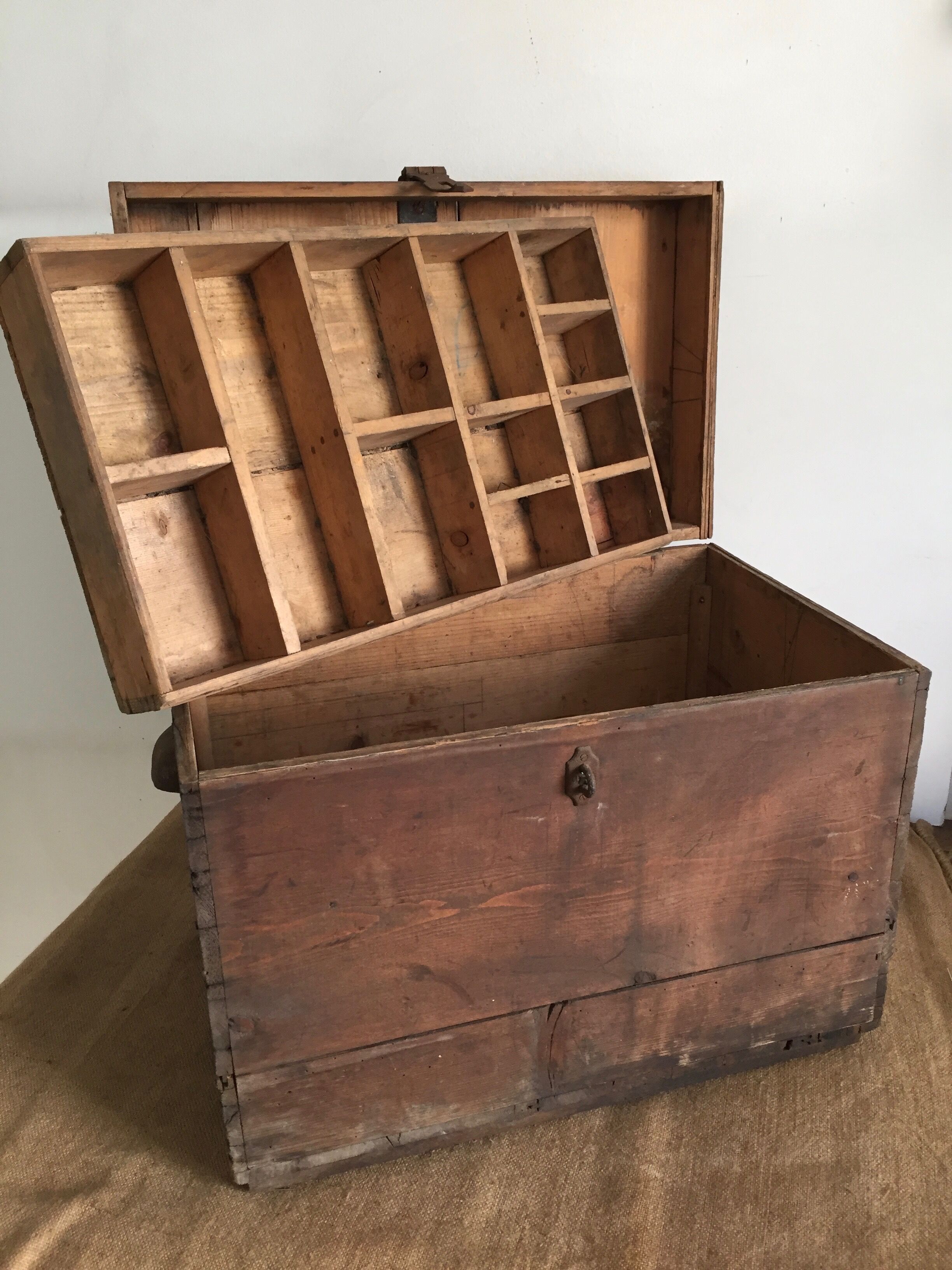 Fund workshop, compartment, storage box
