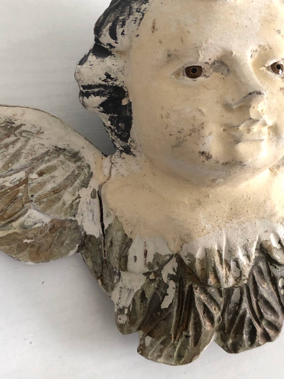 Angel in wood and plaster