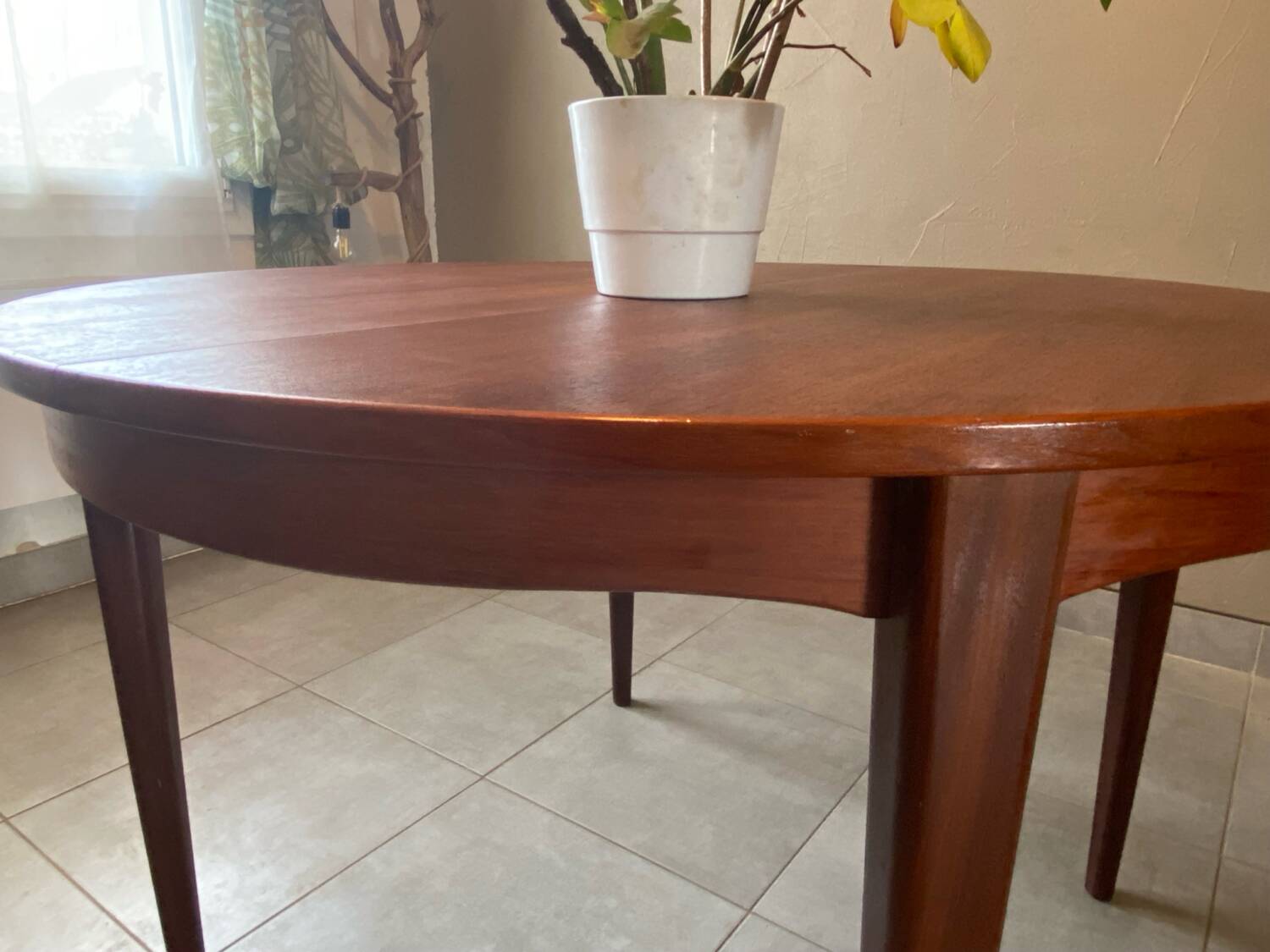 Vintage French house extendable round table (very large when unfolded)