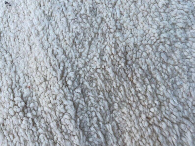 Handmade traditional pure wool rug, size 150/250 cm.