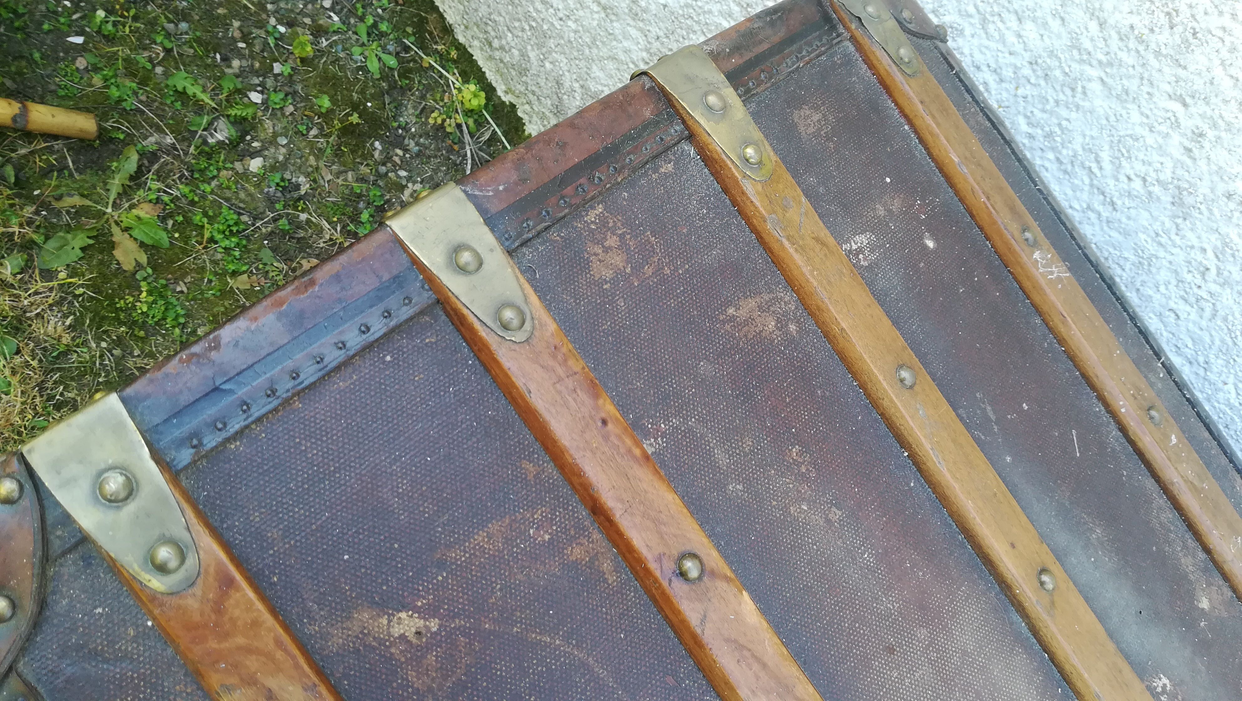 Stunning great travel trunk 1900