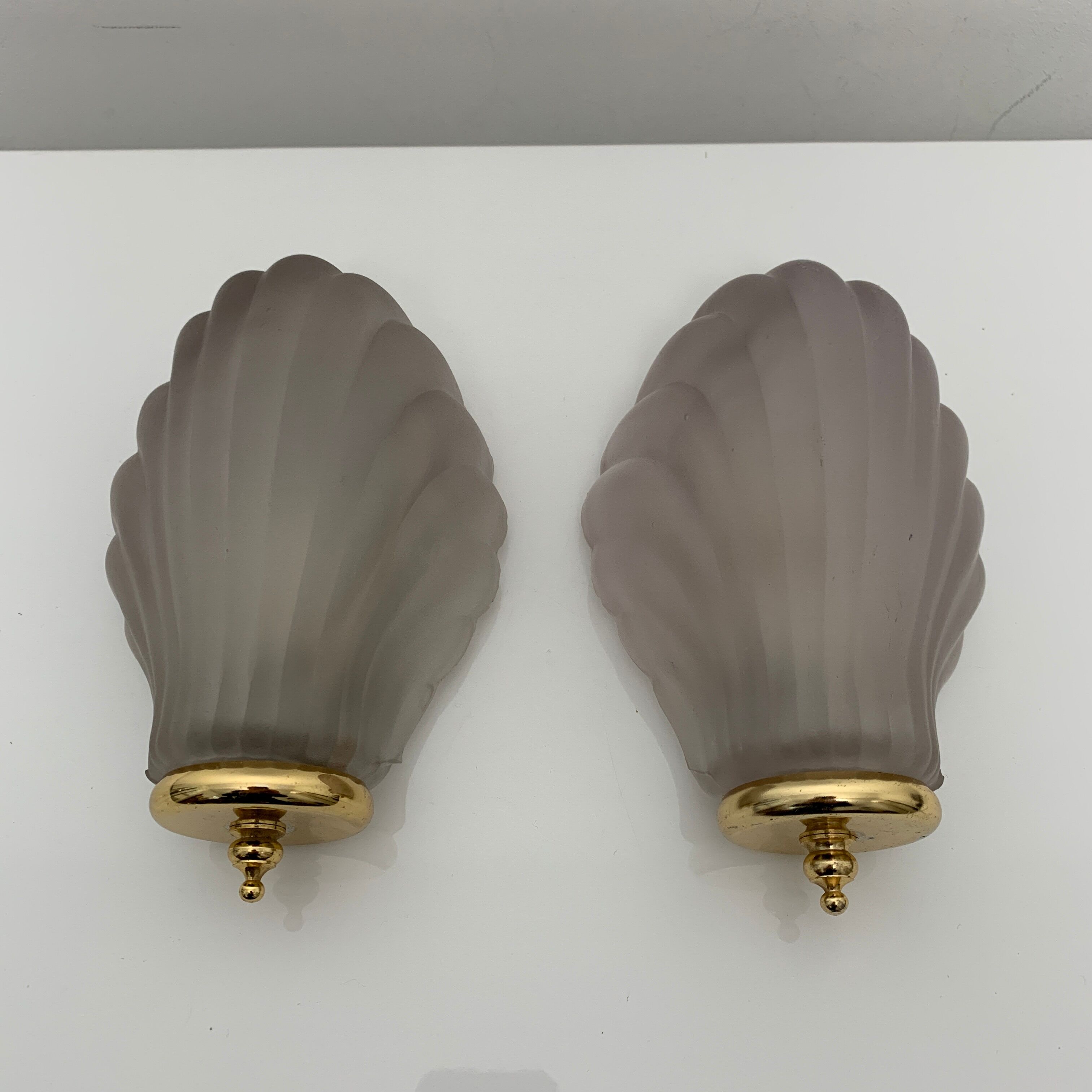Pair of sconces decorated with vintage shells