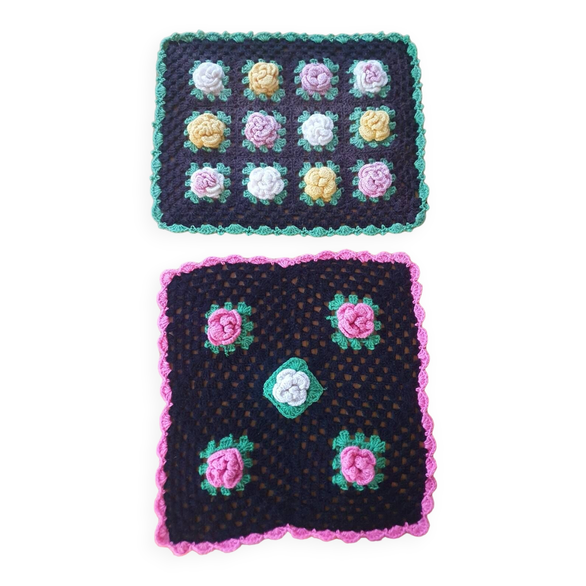 Set of 2 placemats in relief flowers crocheted vintage 70's hands