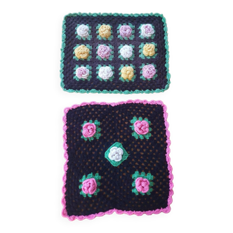 Set of 2 placemats in relief flowers crocheted vintage 70's hands