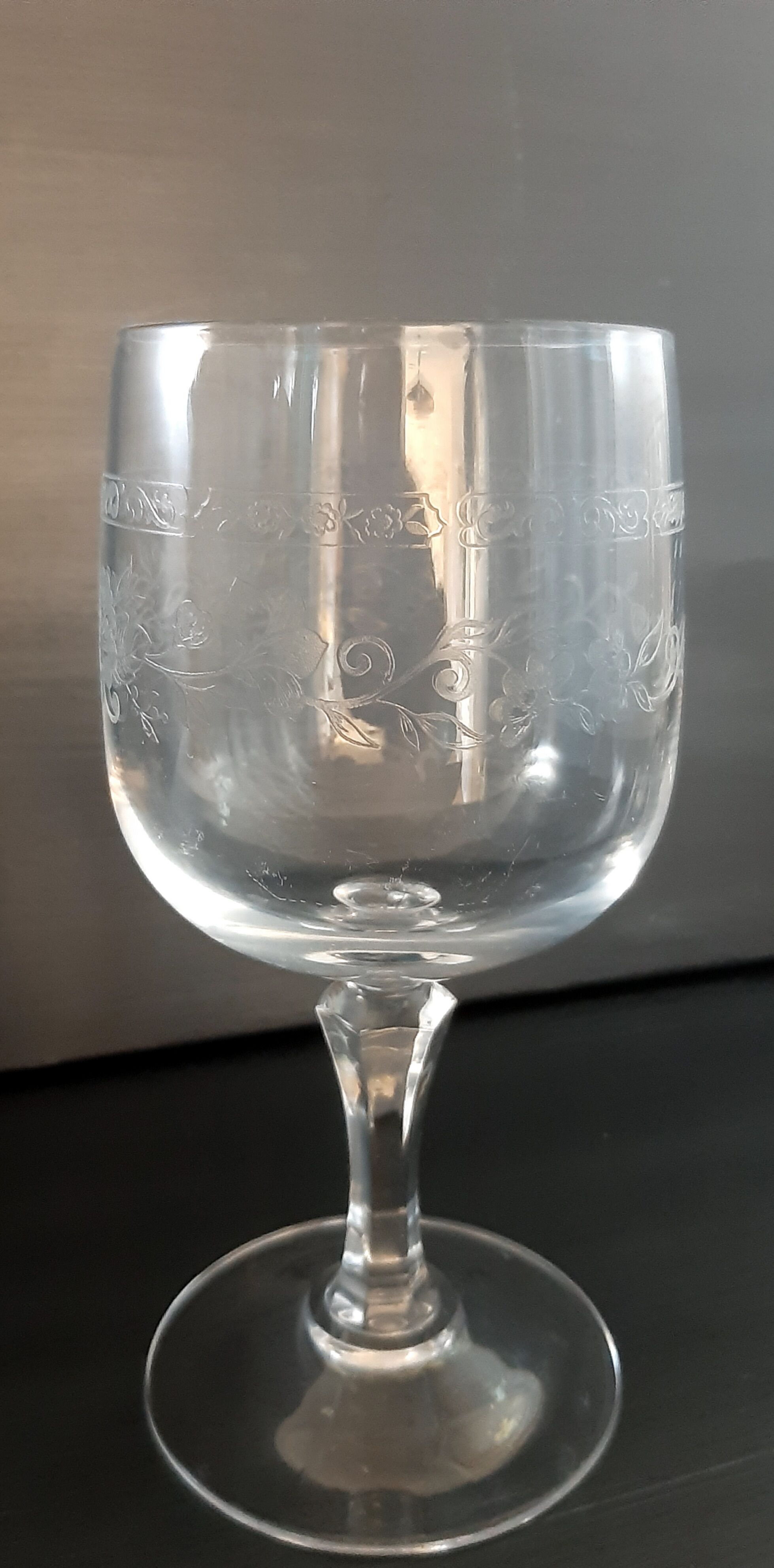 6 old foot glasses