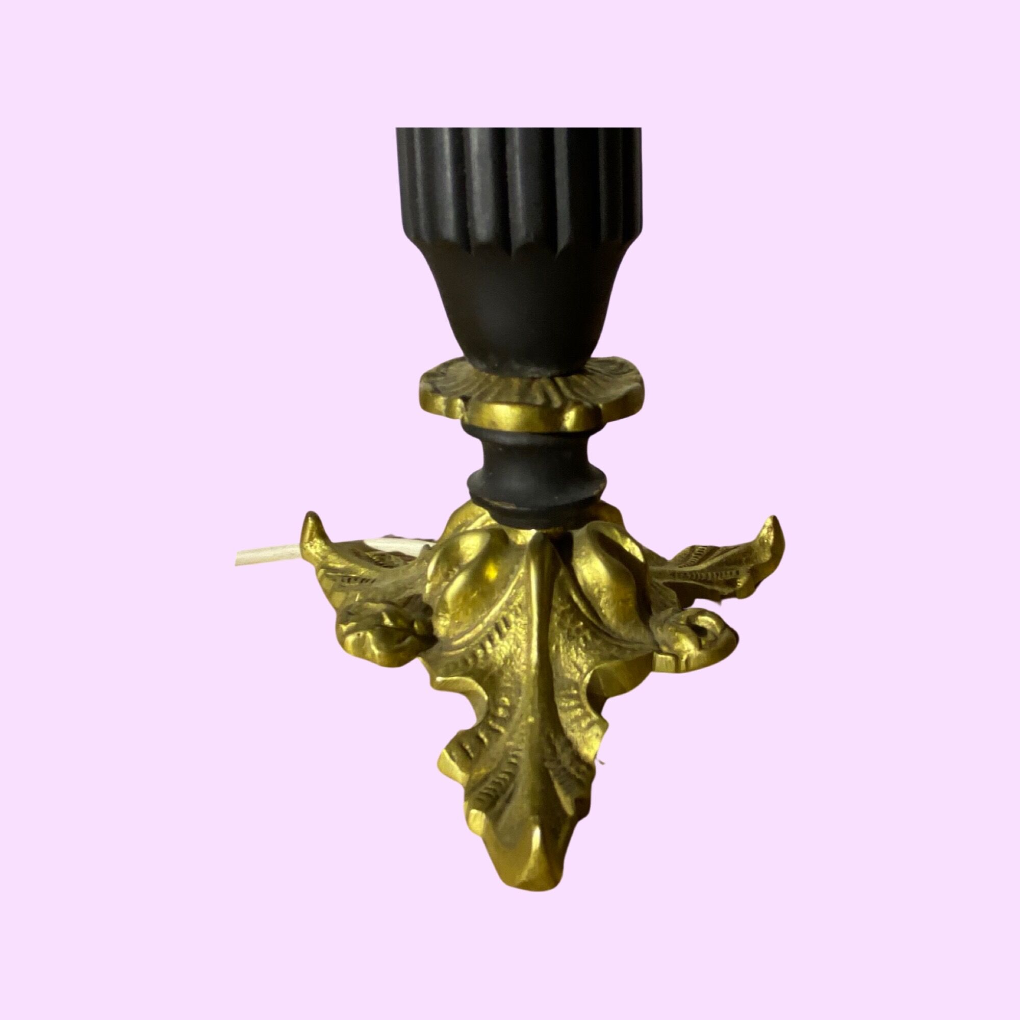 Vintage brass leaves lamp with black base and red shade | mid century brass design lamp | gold color